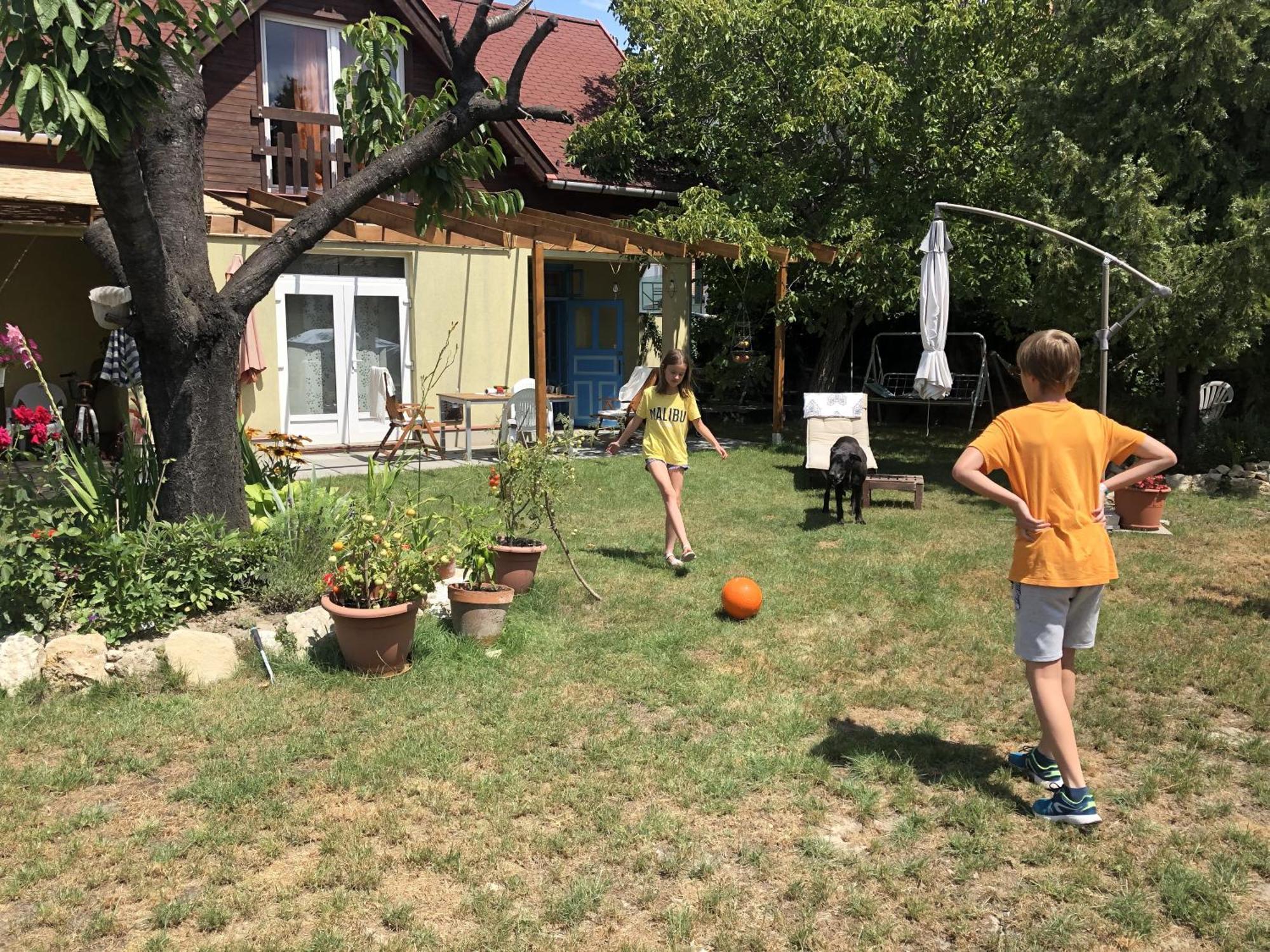 4 Guests: River & Garden Charm Villa