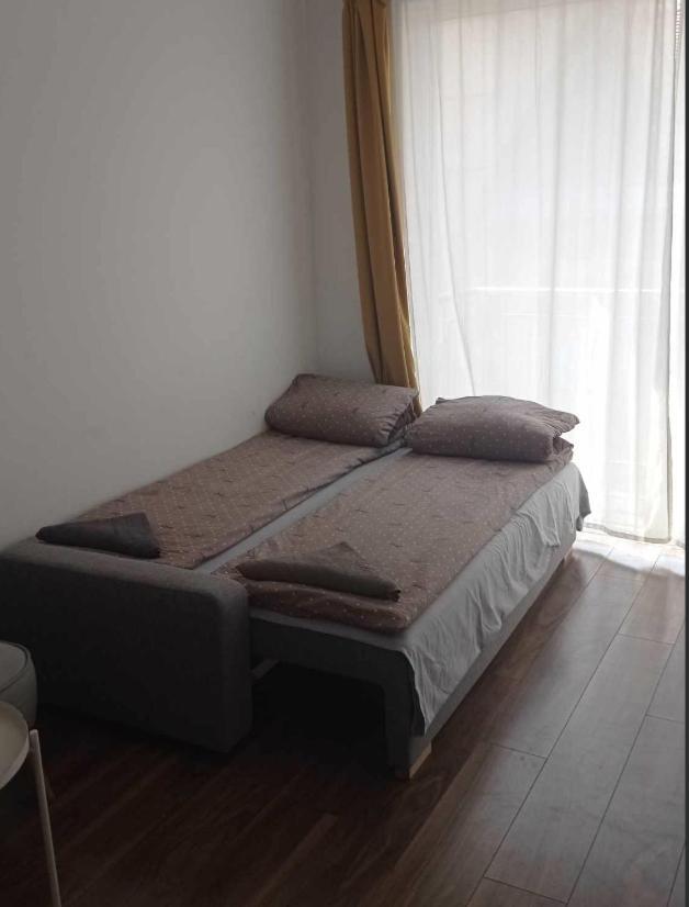 Sunny 2br With Balcony At Szoevetseg Street Budapest