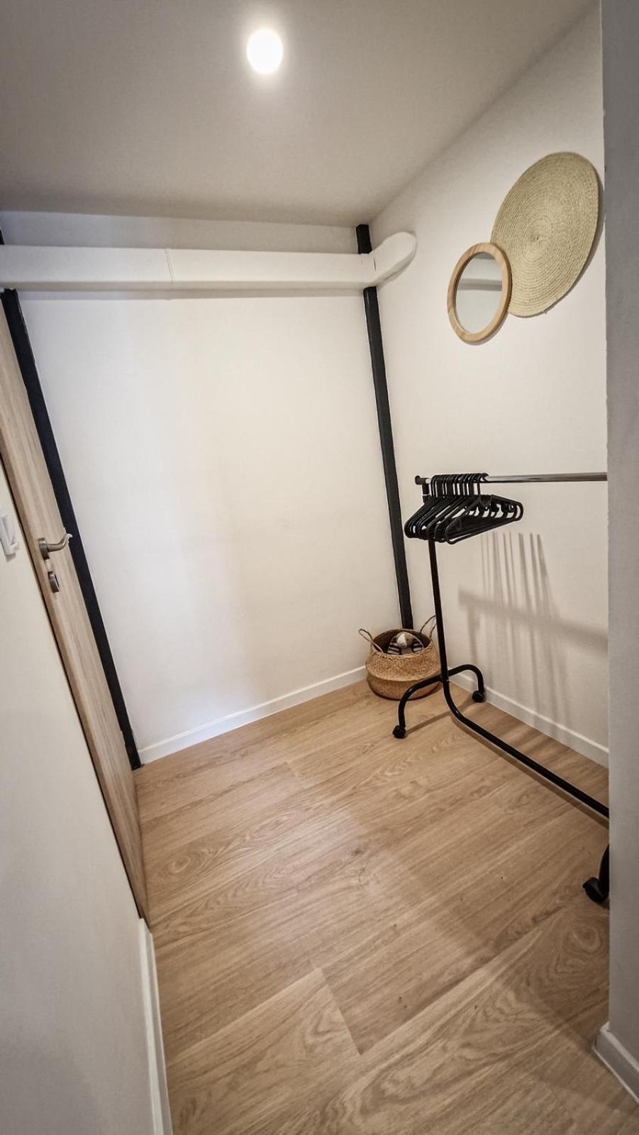 Apartment Red Viking Tiny