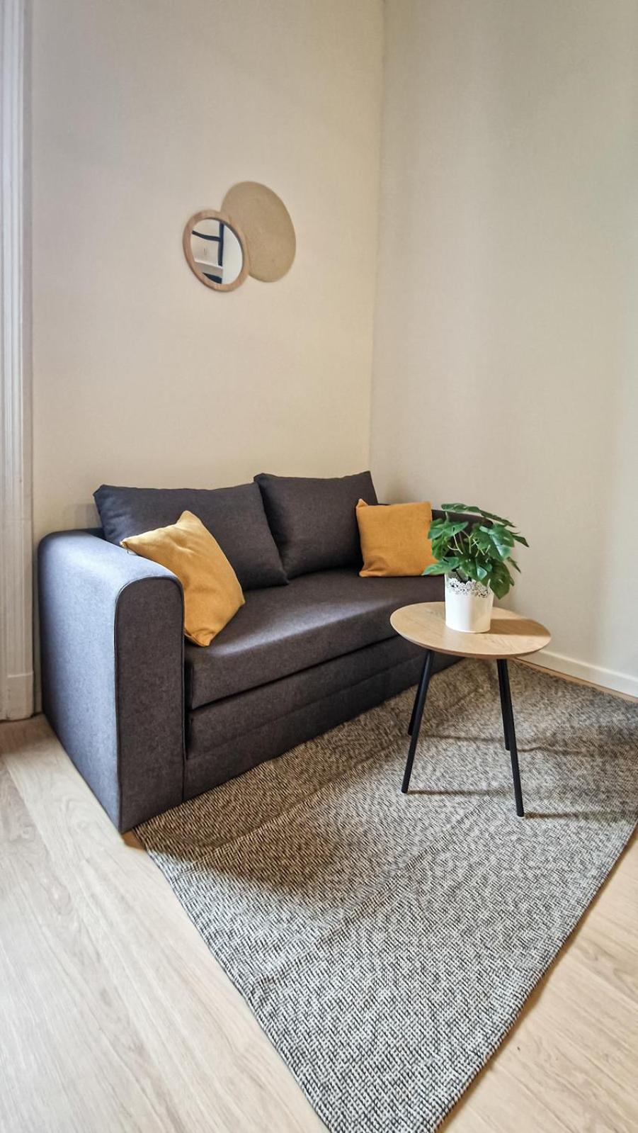 Apartment Red Viking Tiny *