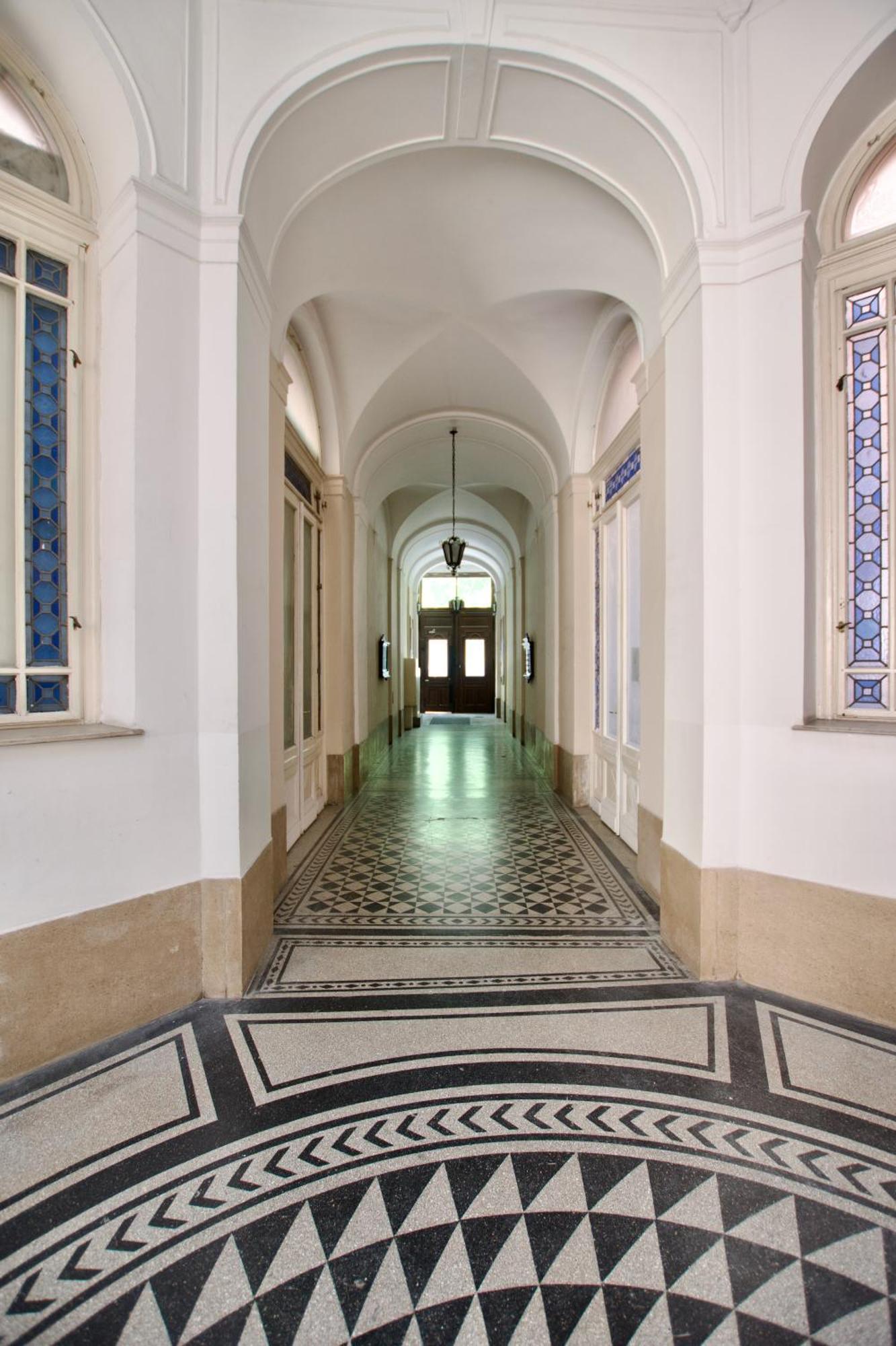 By Hi5- Jozsef Koerut Apartmán Budapest