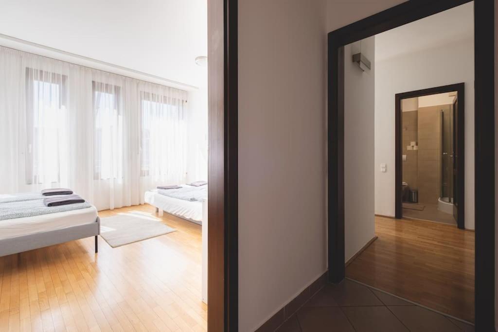 Bright Downtown Balcony Retreat Appartement *
