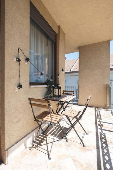 Bright Downtown Balcony Retreat Appartement *