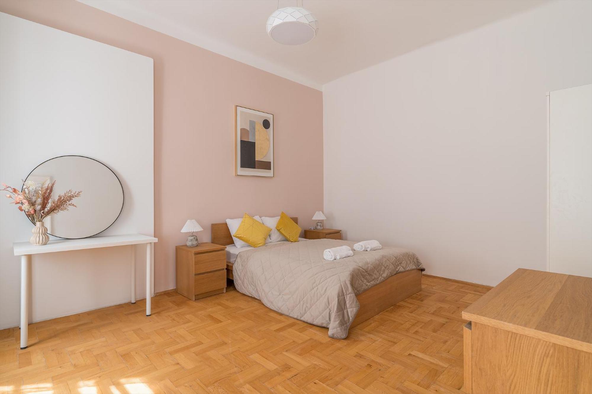 Apartmán Quiet Central Near Heroes Square By Cavaland