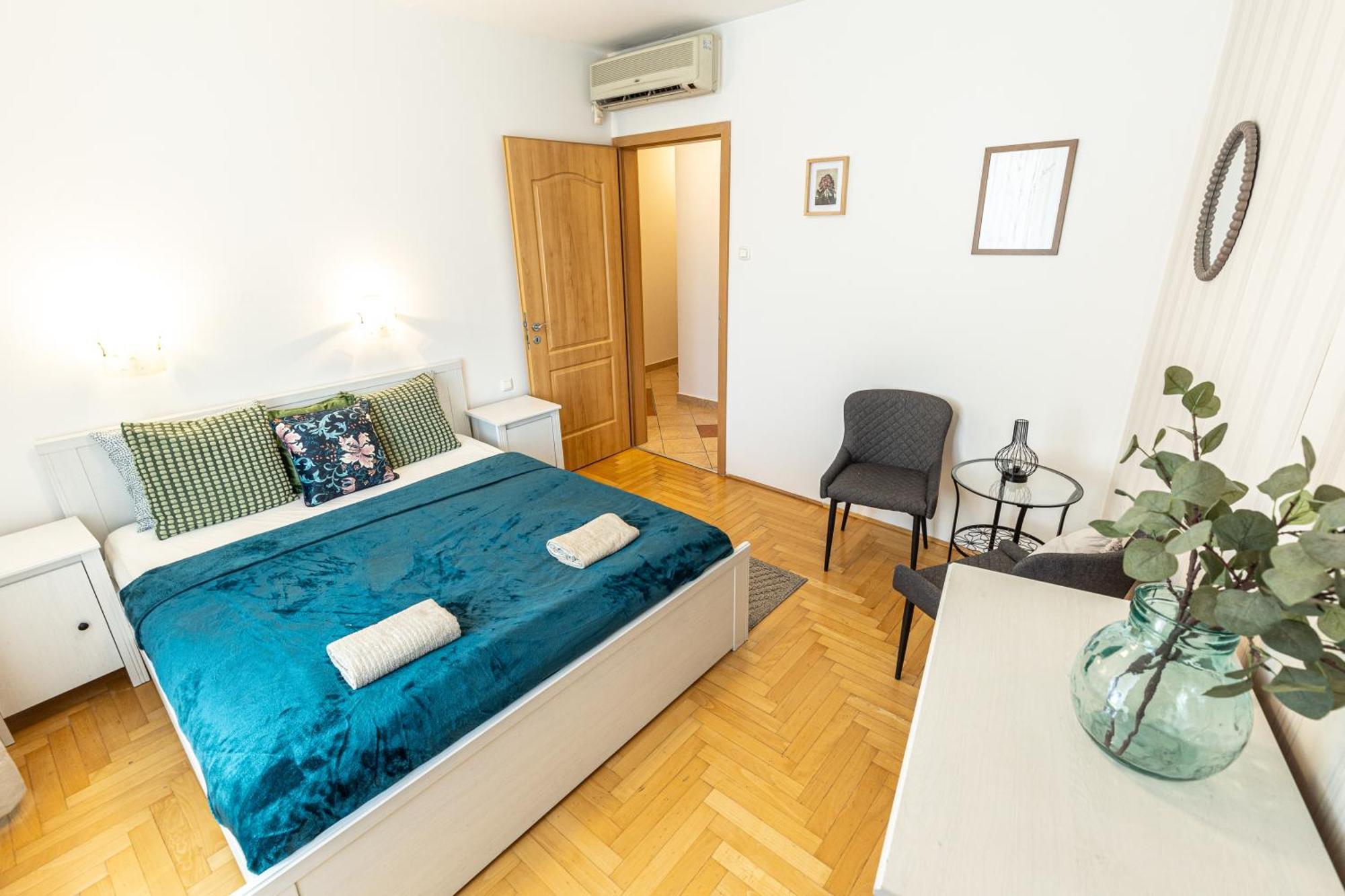 Apartamento Gozsdu White Raven 305