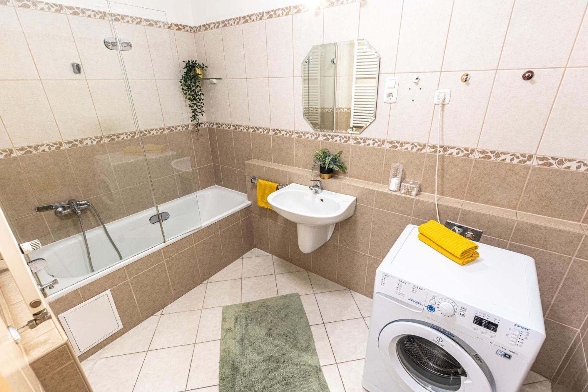 Gozsdu White Raven 305 Apartamento