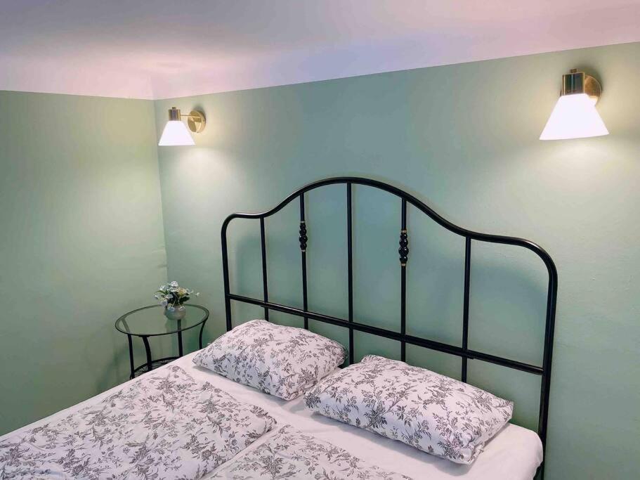 5 Downtown Vintage With Balcony Apartmán *