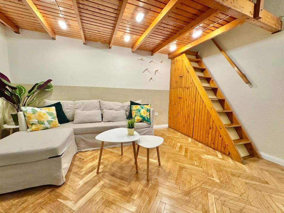 Almassy Residence-modern Apartment *