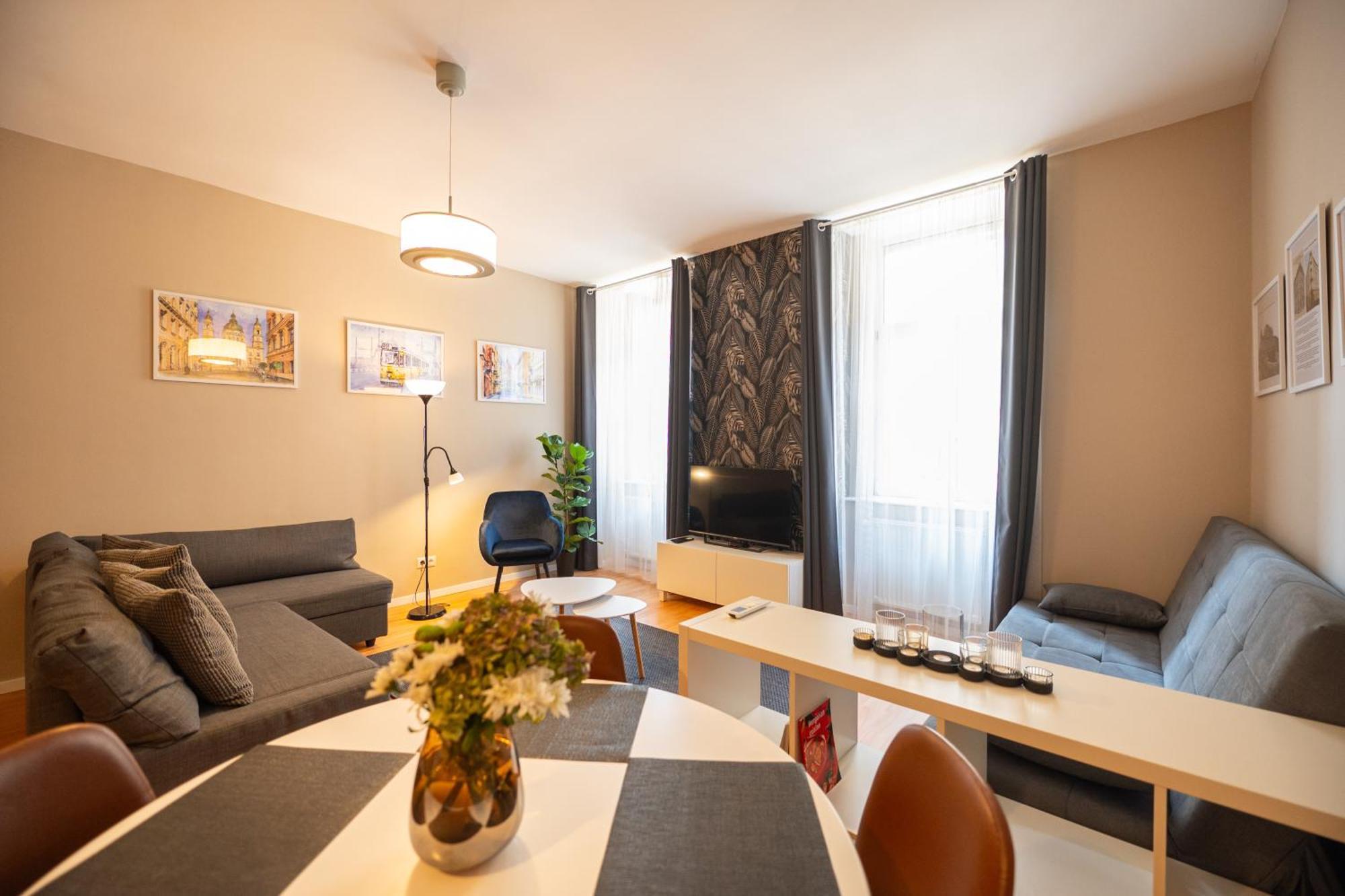 Sarah's With Pool, Wellness, Fitness Apartamento *