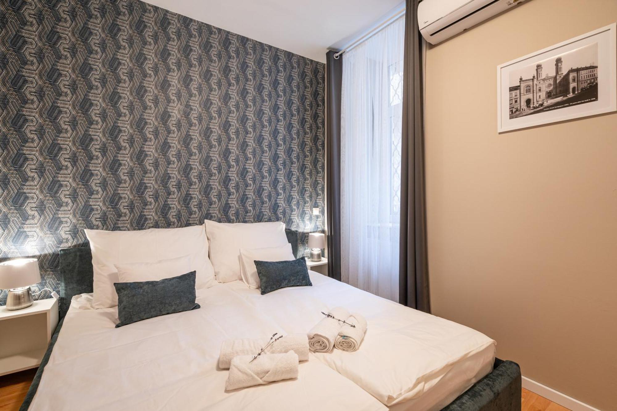 Sarah's With Pool, Wellness, Fitness Budapest