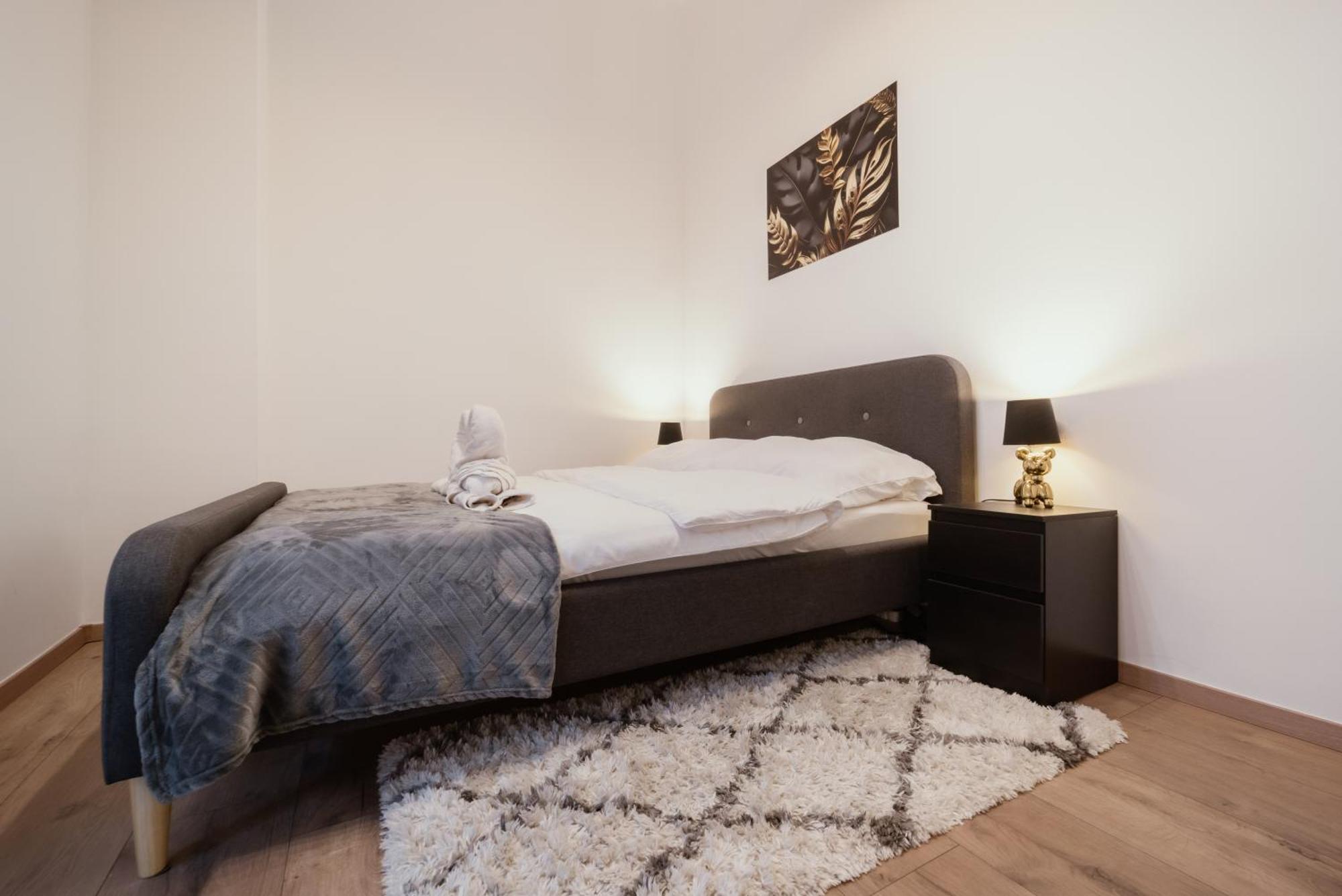 Modelia At Gellert Square Apartment Budapest