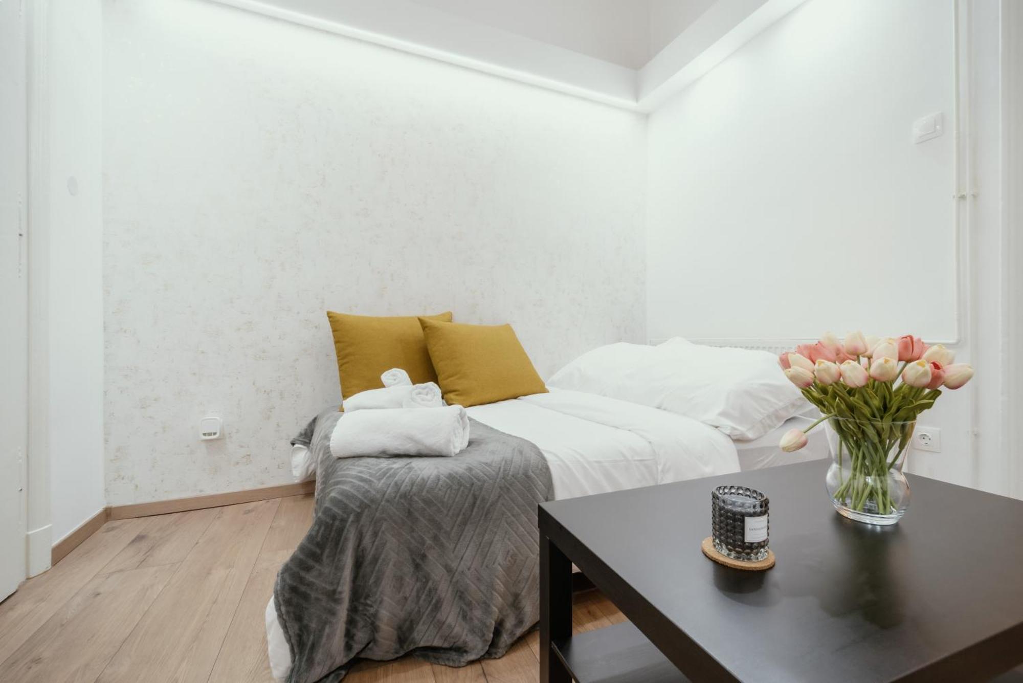 Modelia At Gellert Square Apartment *