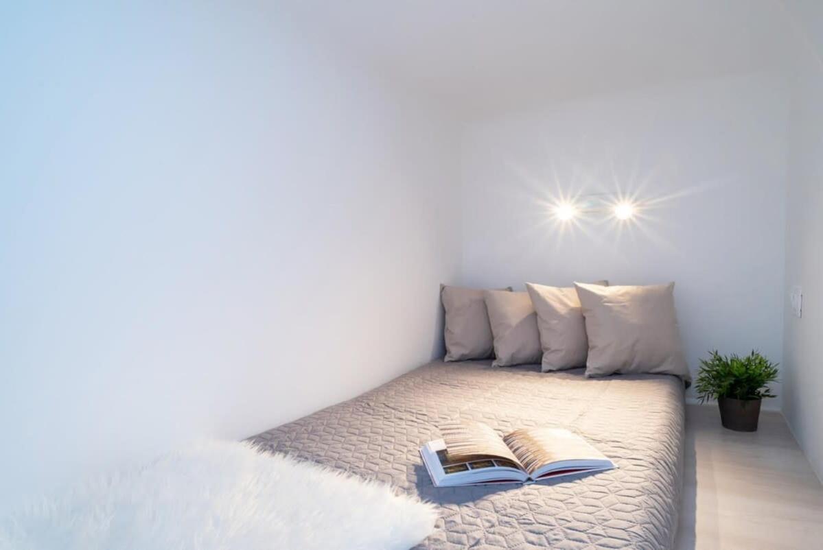 Ultra Mini - Super Cute Appartement