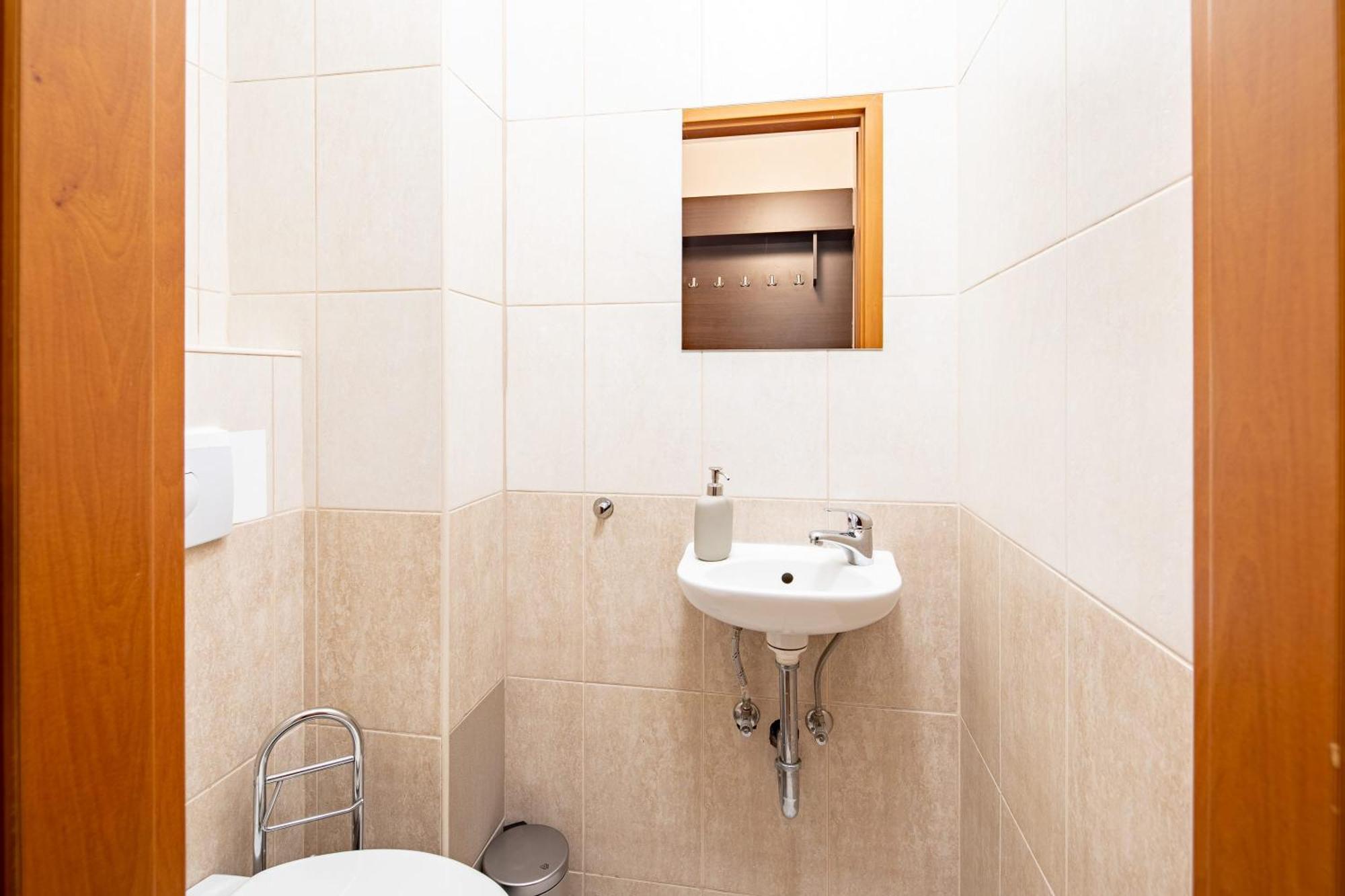 Central - Spacious - Green - Modern * Budapest