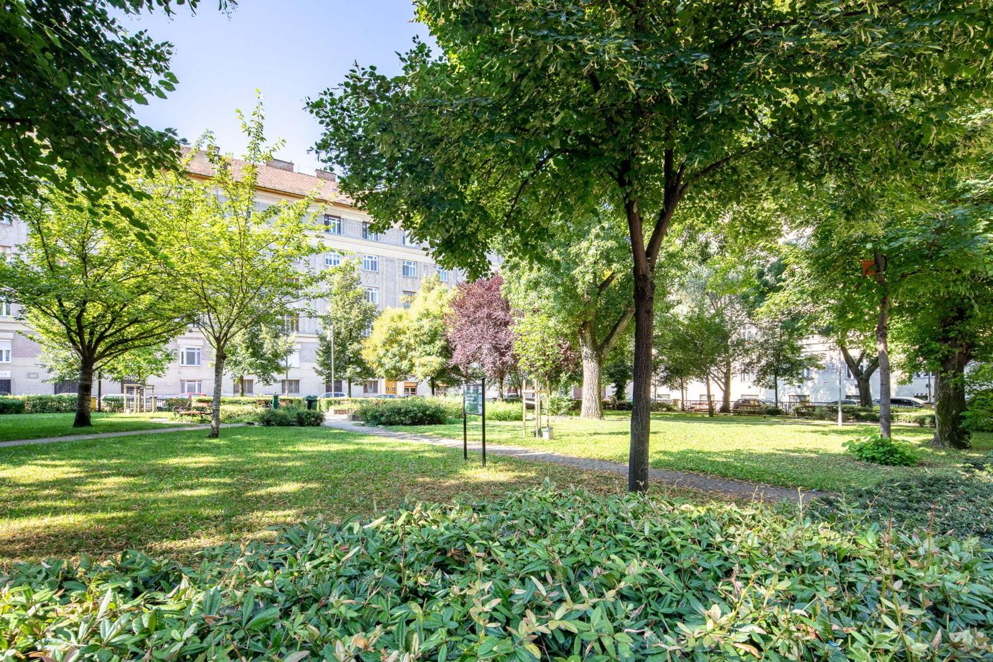 Central - Spacious - Green - Modern