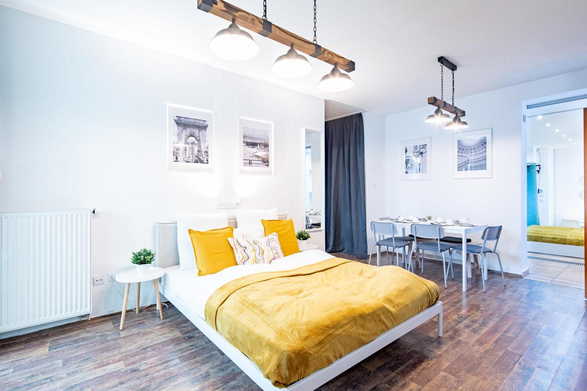 Central - Spacious - Green - Modern Appartamento
