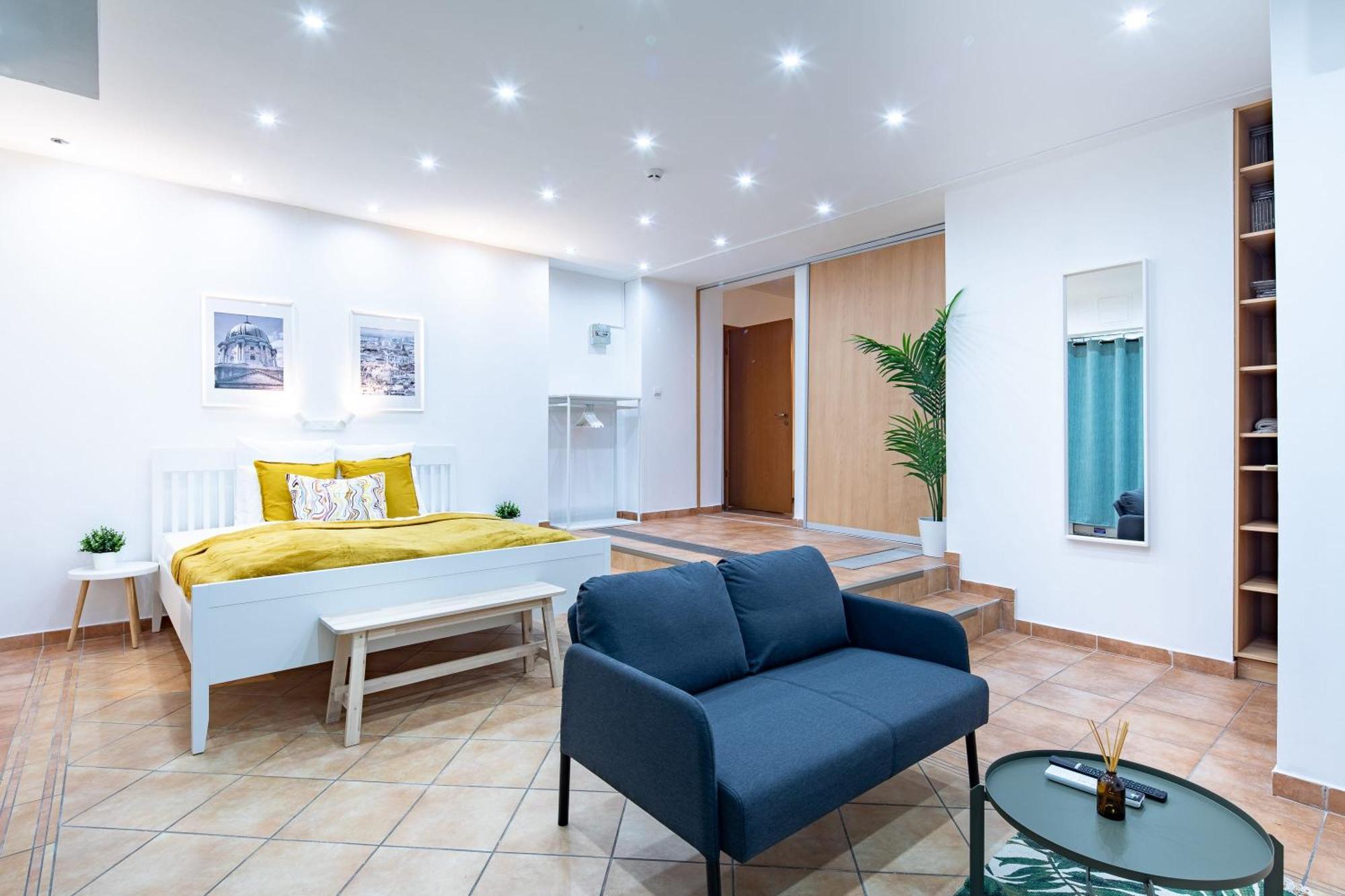 Central - Spacious - Green - Modern *