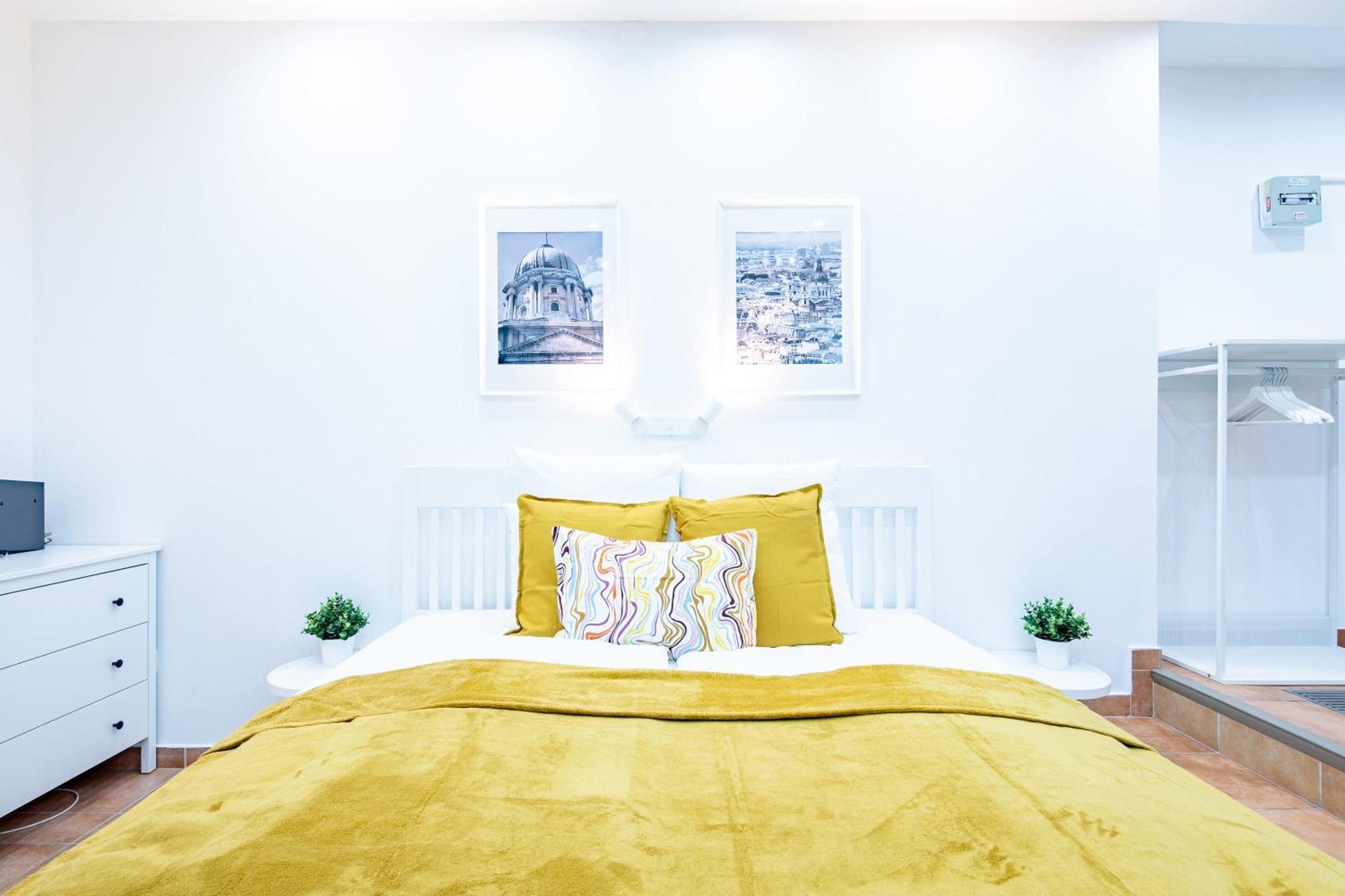 Central - Spacious - Green - Modern Appartamento