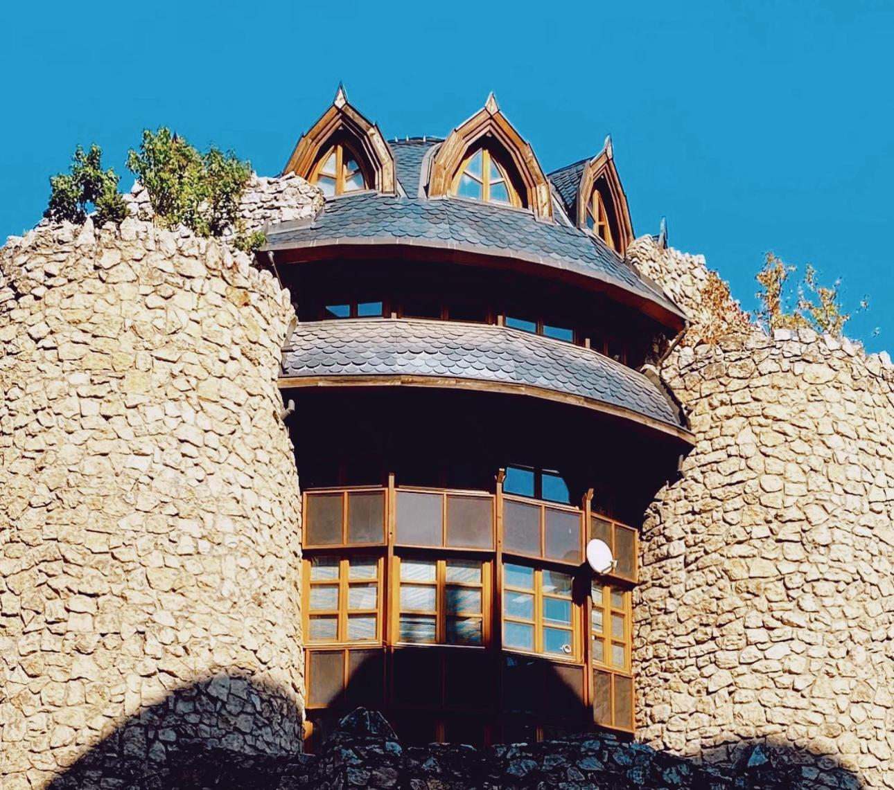 Aparthotel Deluxe Swan Stone Castle