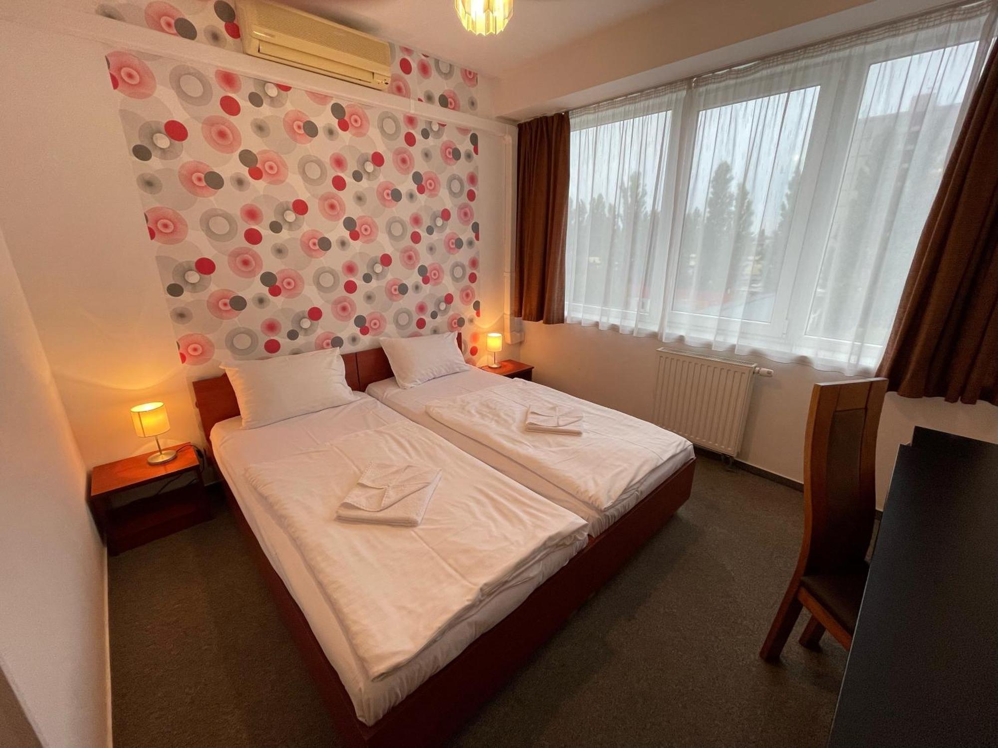 Canada Hotel 3*