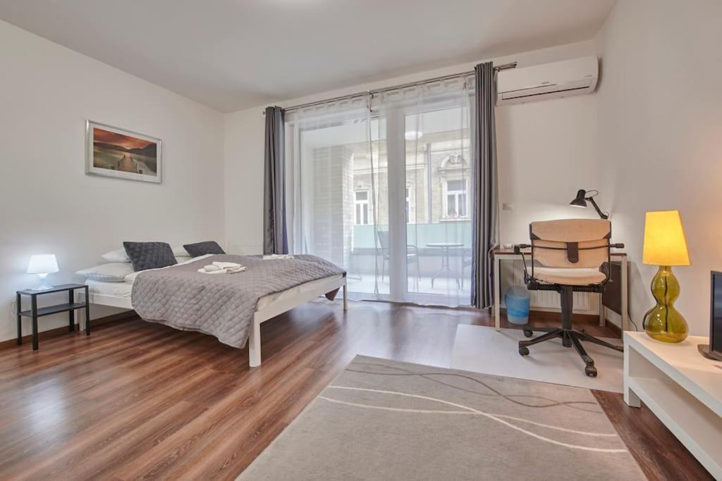 Apartment Balcony Centropolitan W Ac By Nw *
