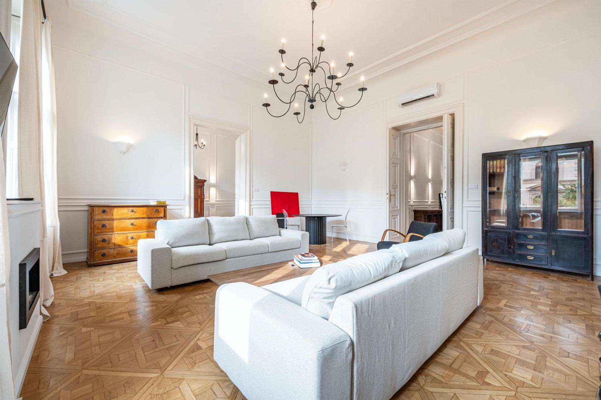 Andrassy 28, Next To Opera, Parking *