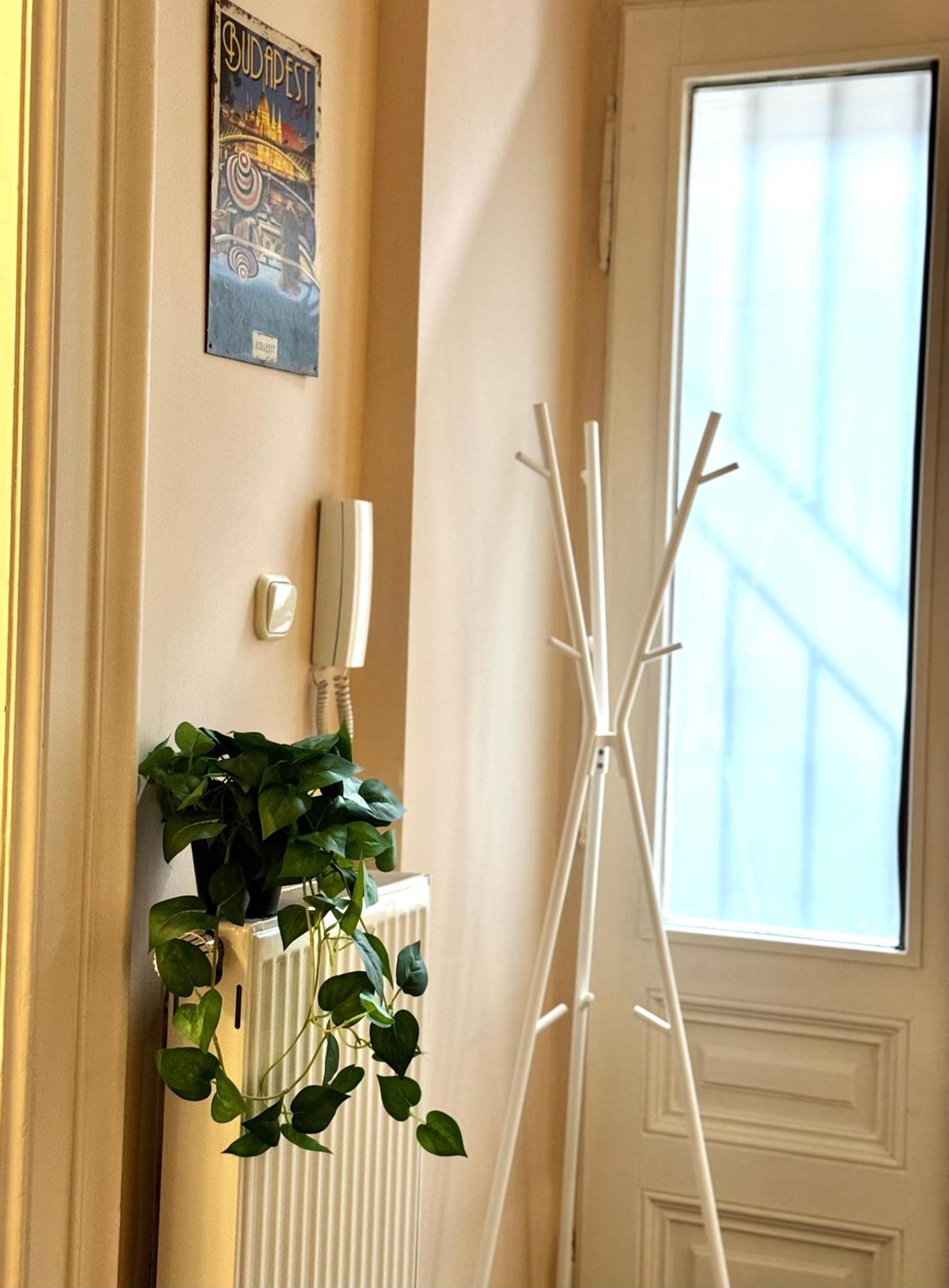 Miracle Apartment *