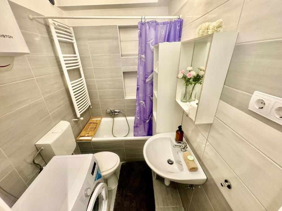 Appartement R8 2br Free Parking *