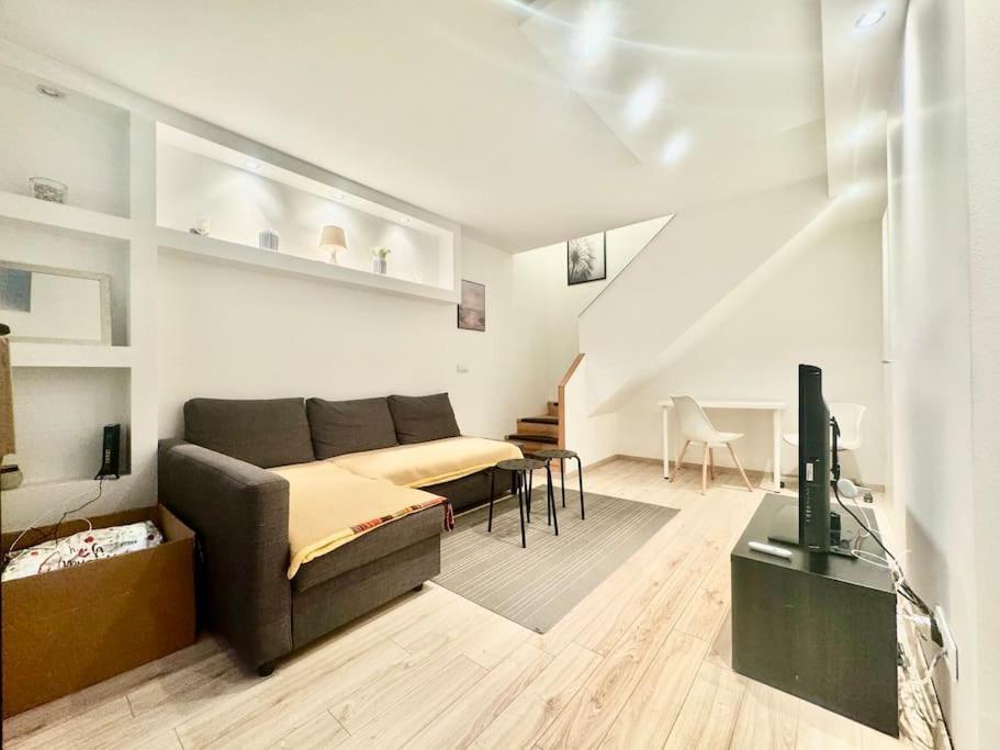 Appartement R8 2br Free Parking *