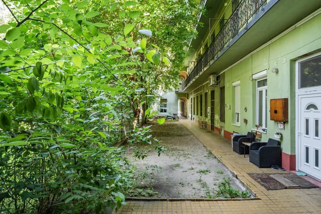 Zippy Of Harmony Apartman