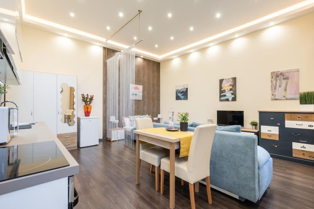 Zippy Of Harmony Apartman *