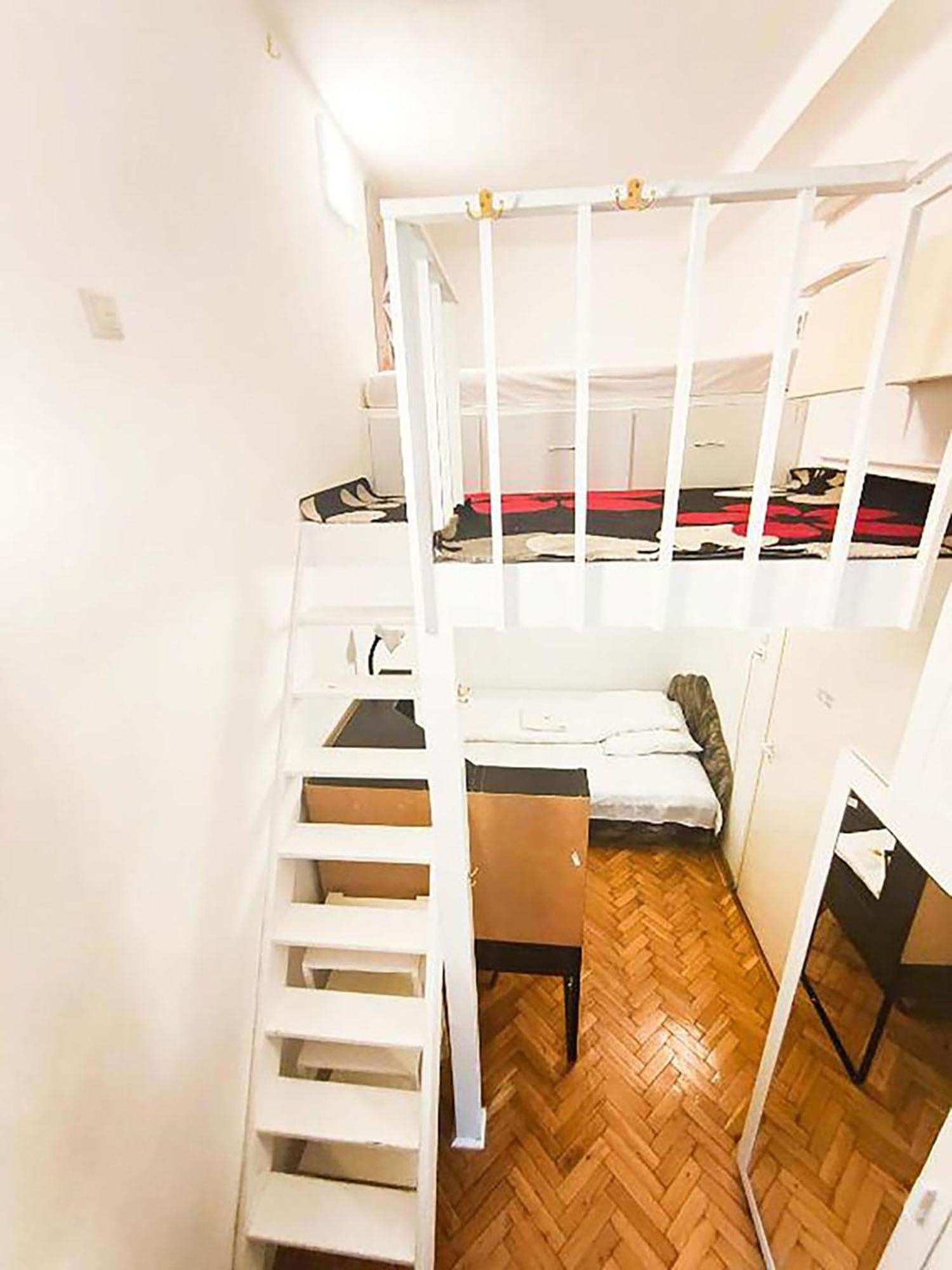 Centre Sunshine Bedroom Season 5 * Budapešť