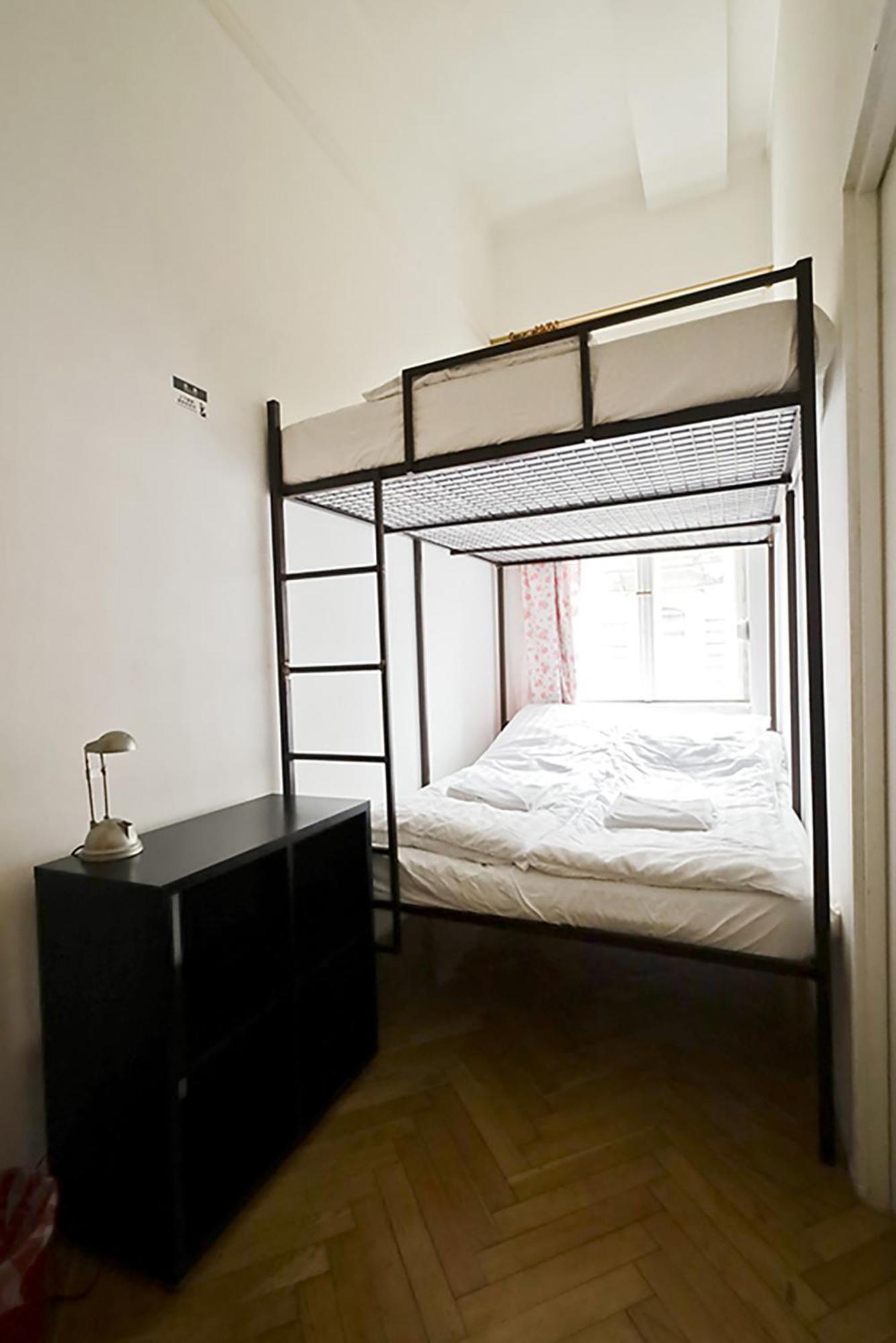 Centre Sunshine Bedroom Season 5 *