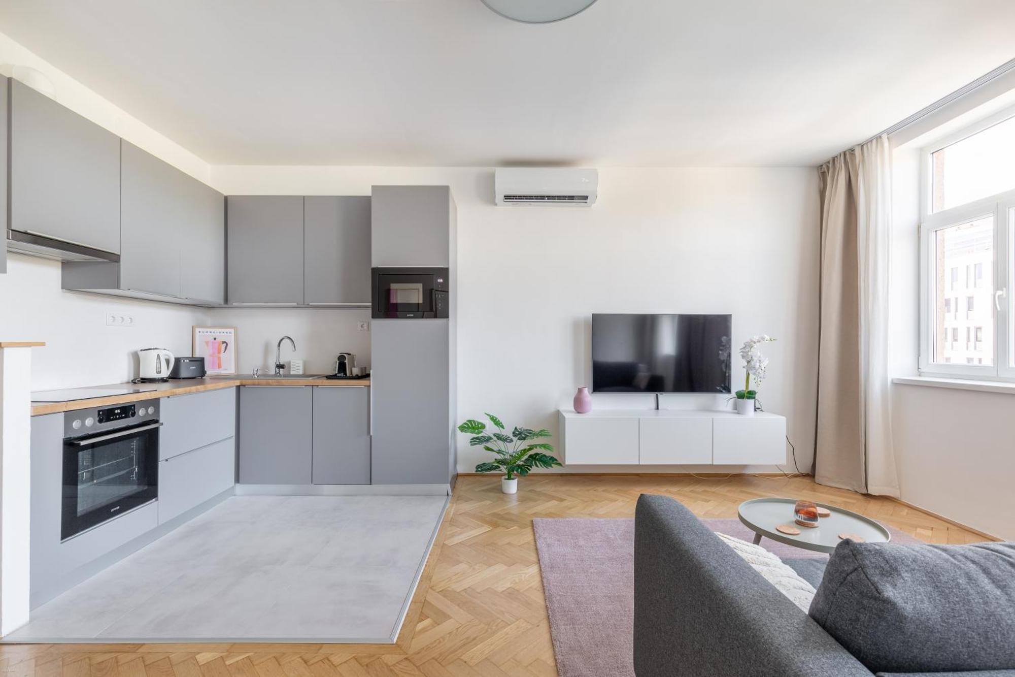 Spacious And Freshly Renovated