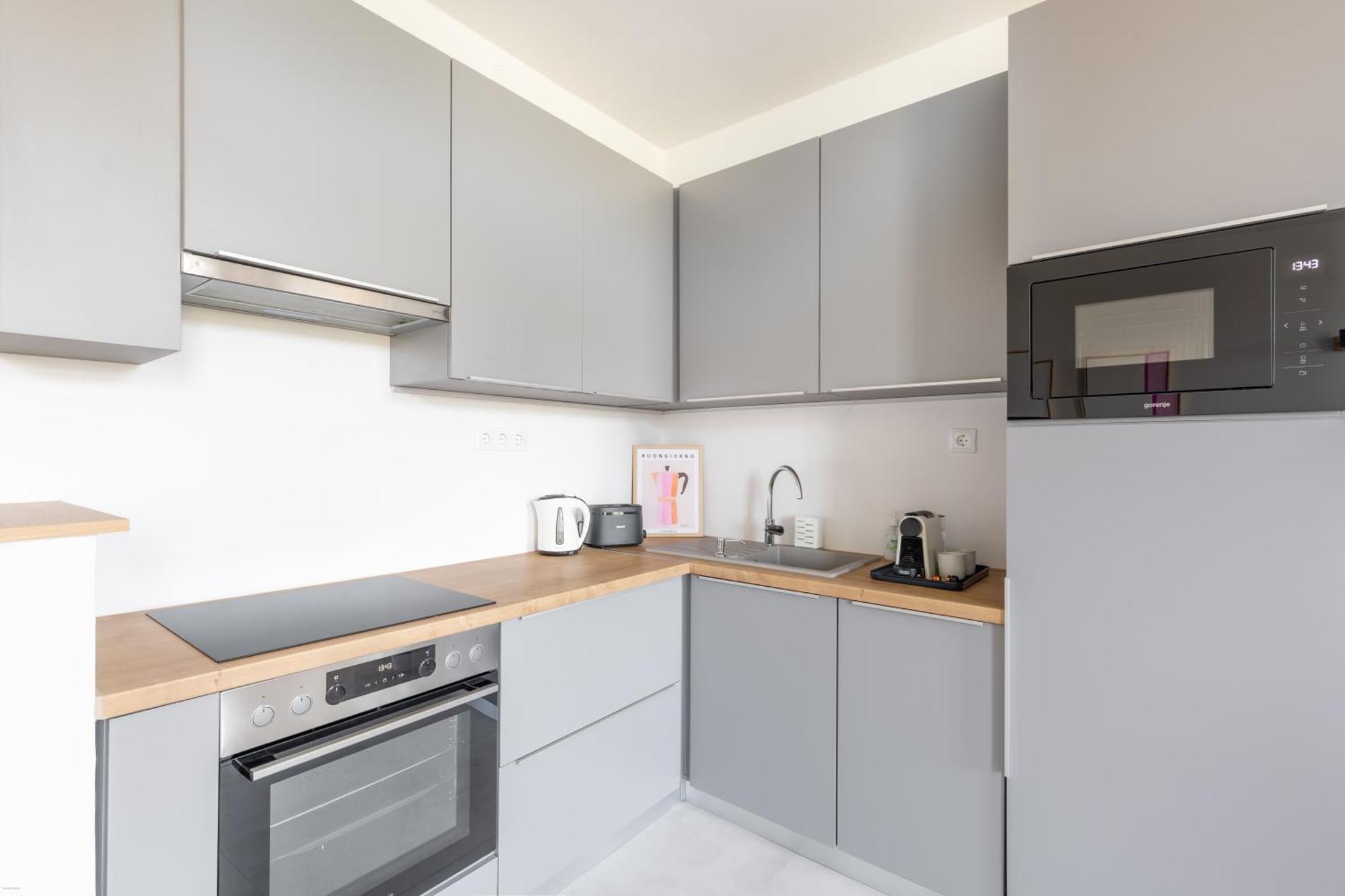 Spacious And Freshly Renovated