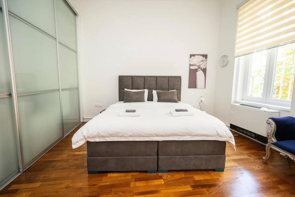 Luxury 2bdr In Appartamento *