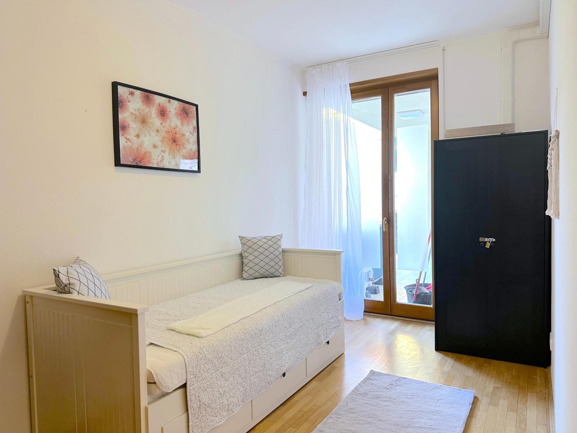 Spacious 3-bedroom With Balcony & Free Parking *