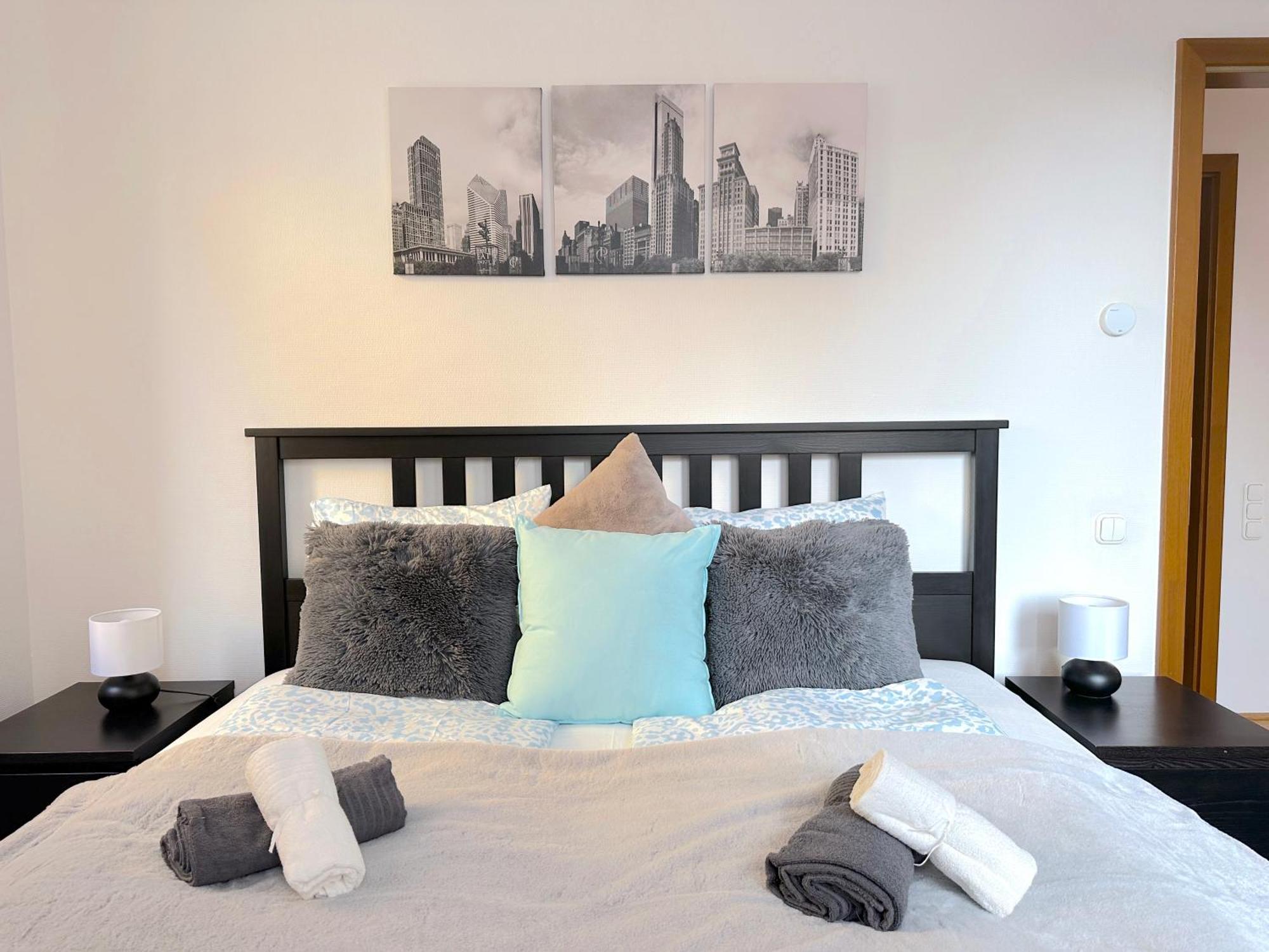 Spacious 3-bedroom With Balcony & Free Parking Budapest