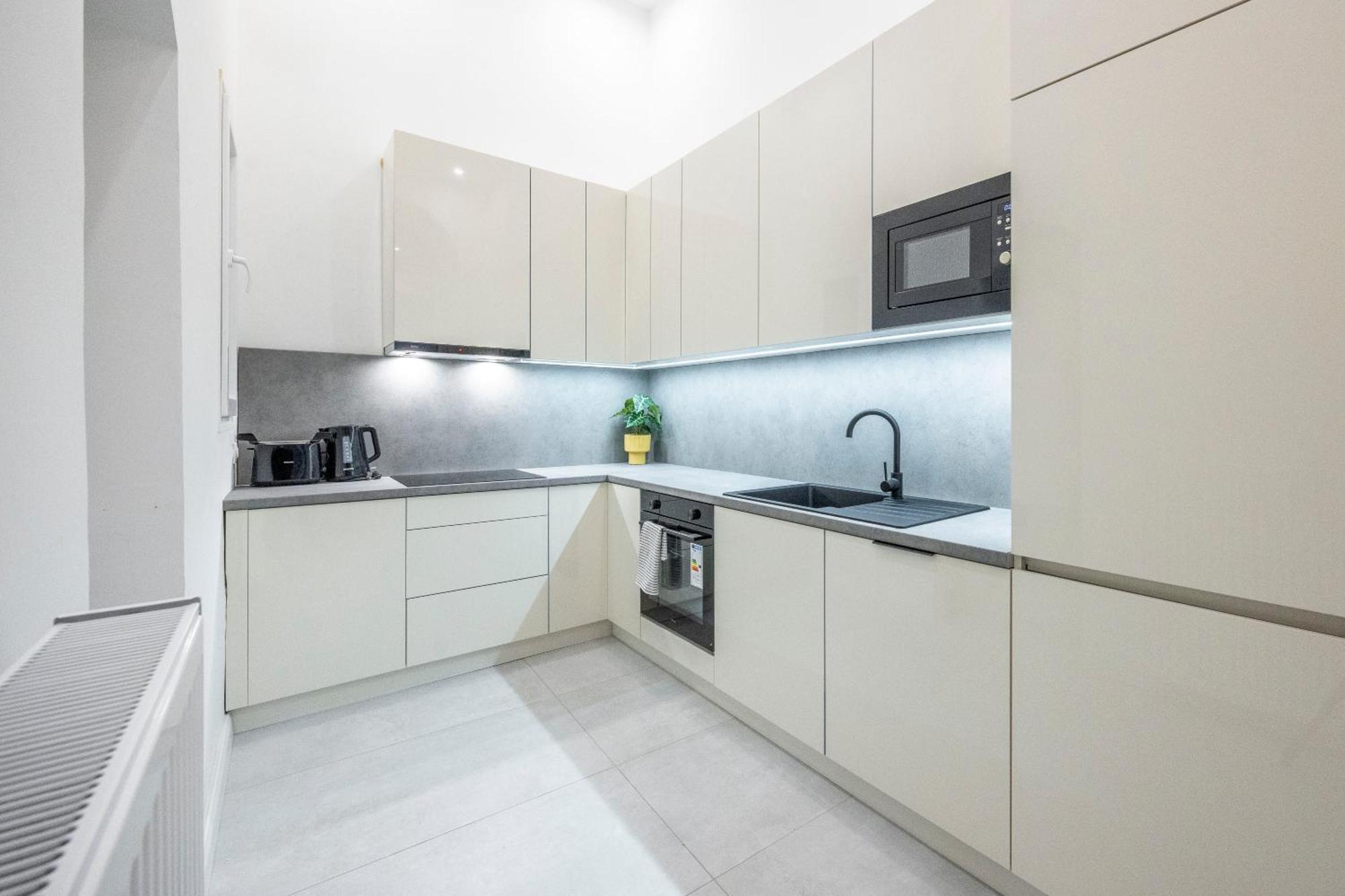 Apartament Charming E24 Grand Next To The Andrassy Fashion St