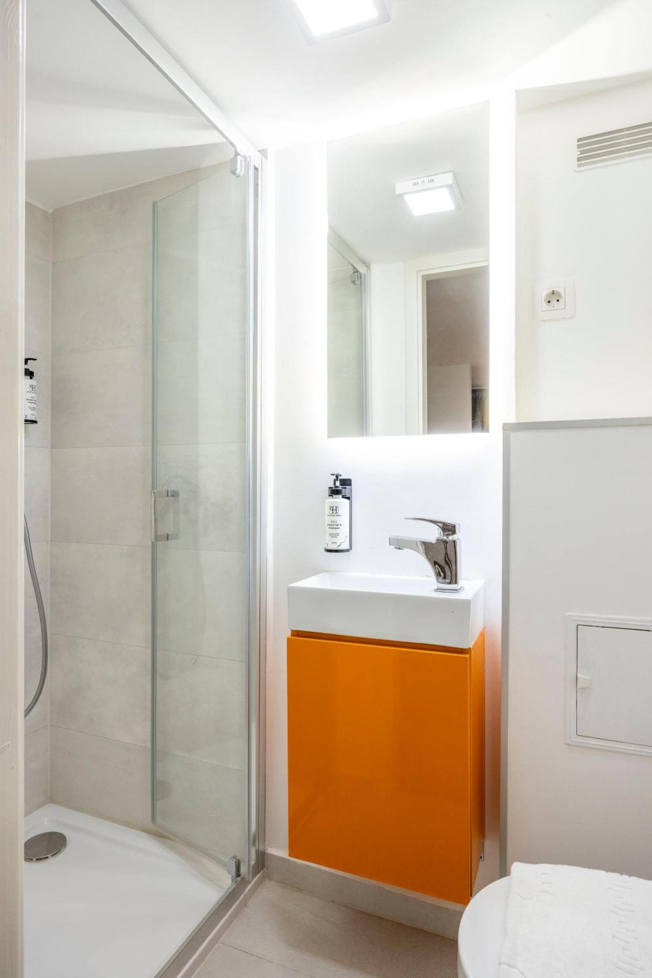 Apartament Charming E24 Grand Next To The Andrassy Fashion St *