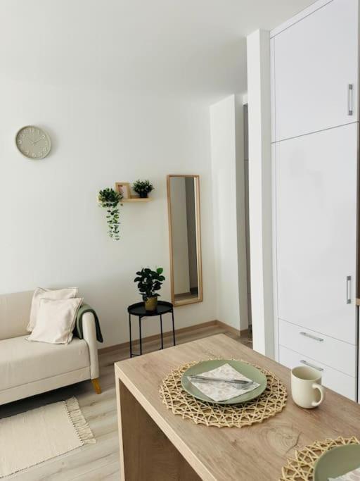 Illes Residence-cosy Central Flat Apartment