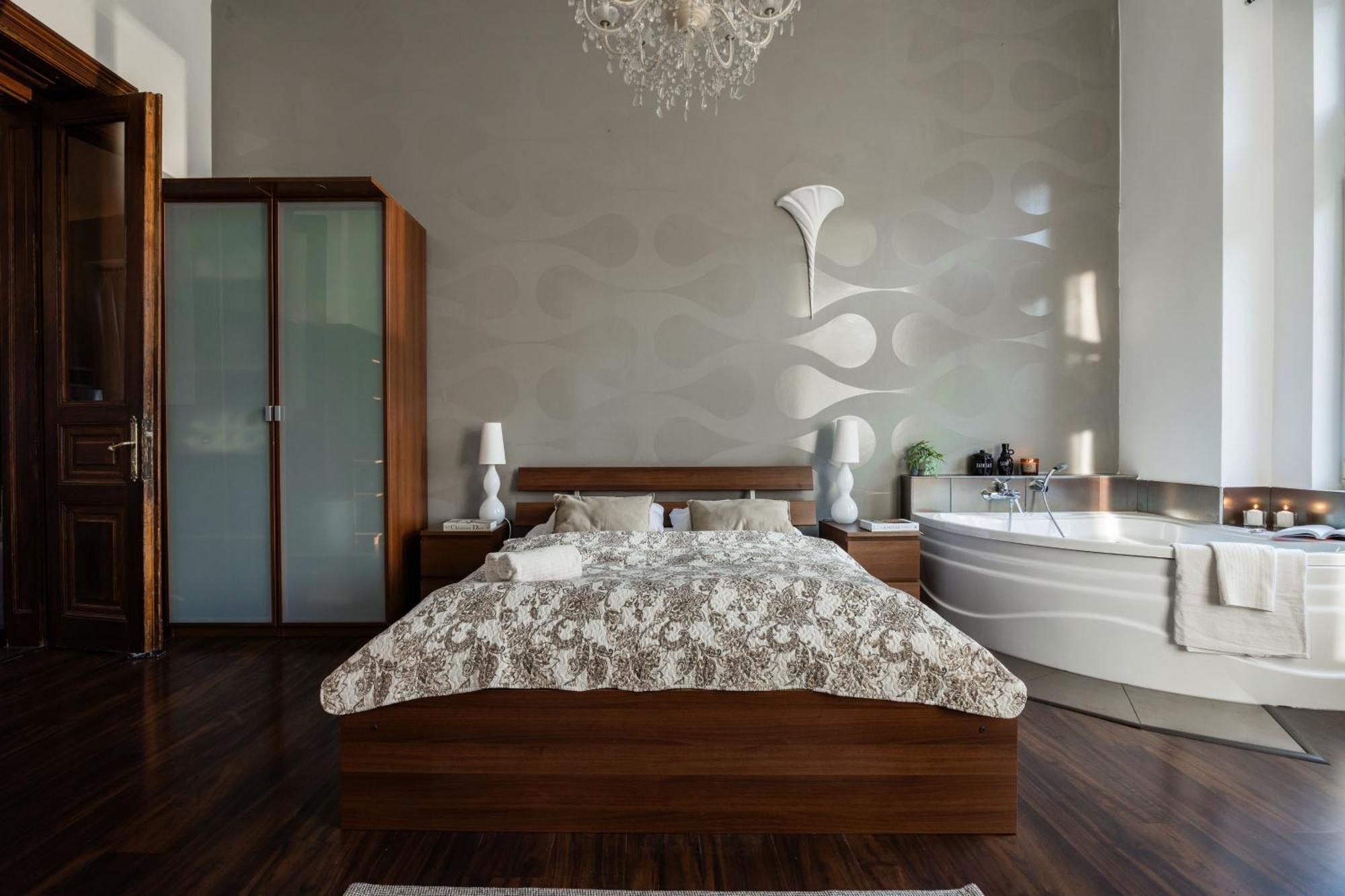 Magnificent Elegance By Erzsebet Krt & New York Cafe * Budapest