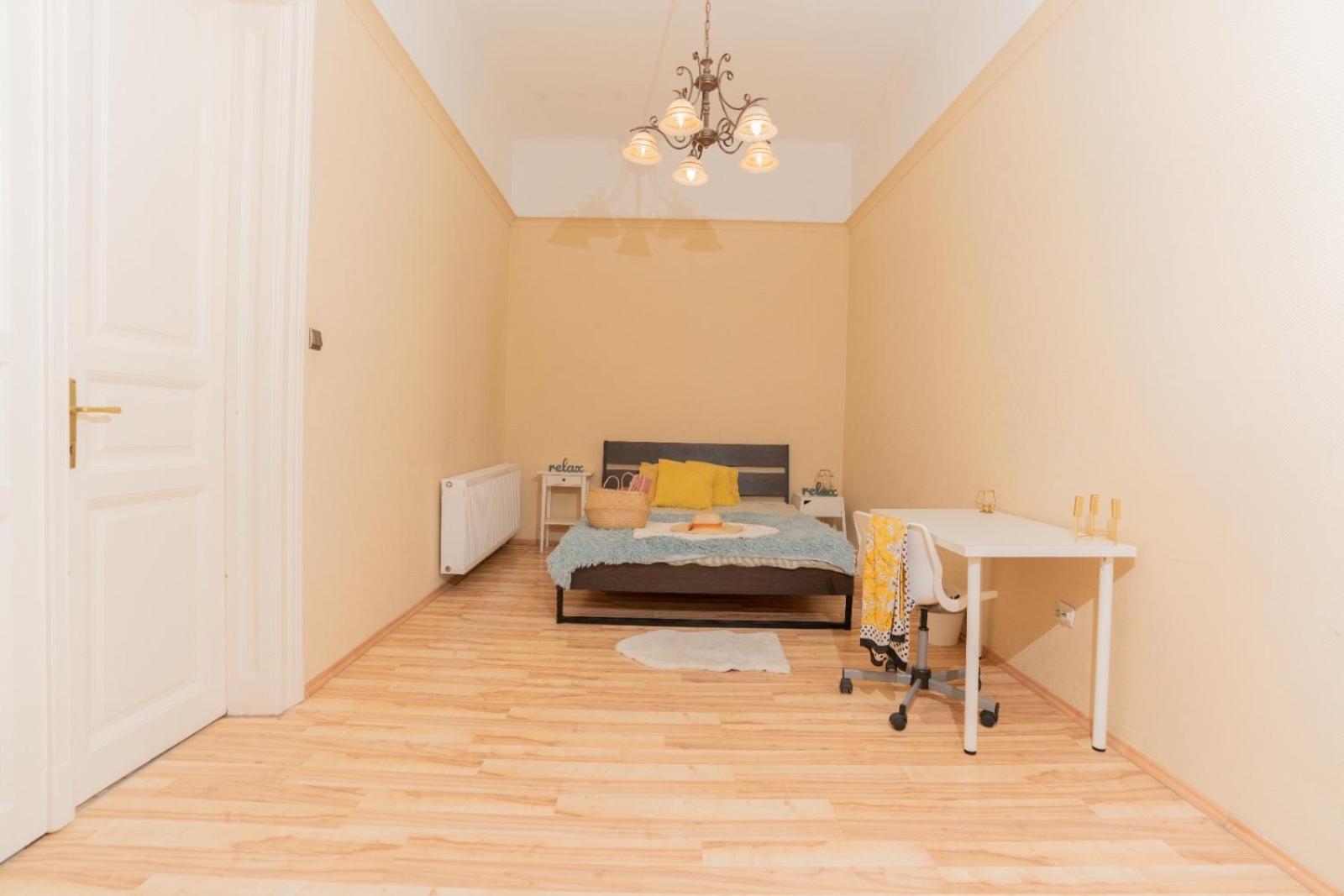 5-room In The Heart Of The Center Near The Synagogue * Boedapest