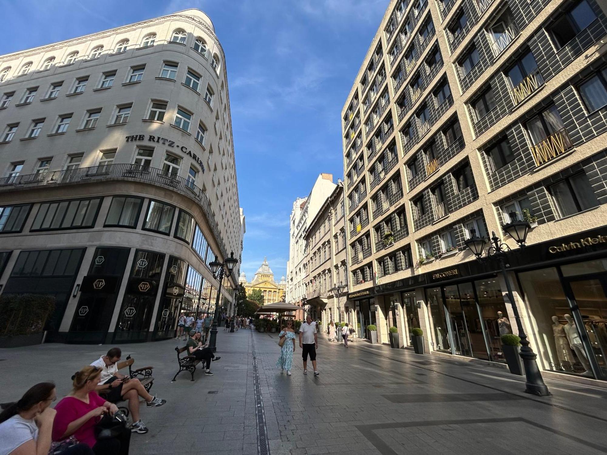 New Design - Fashion Street * Budapest