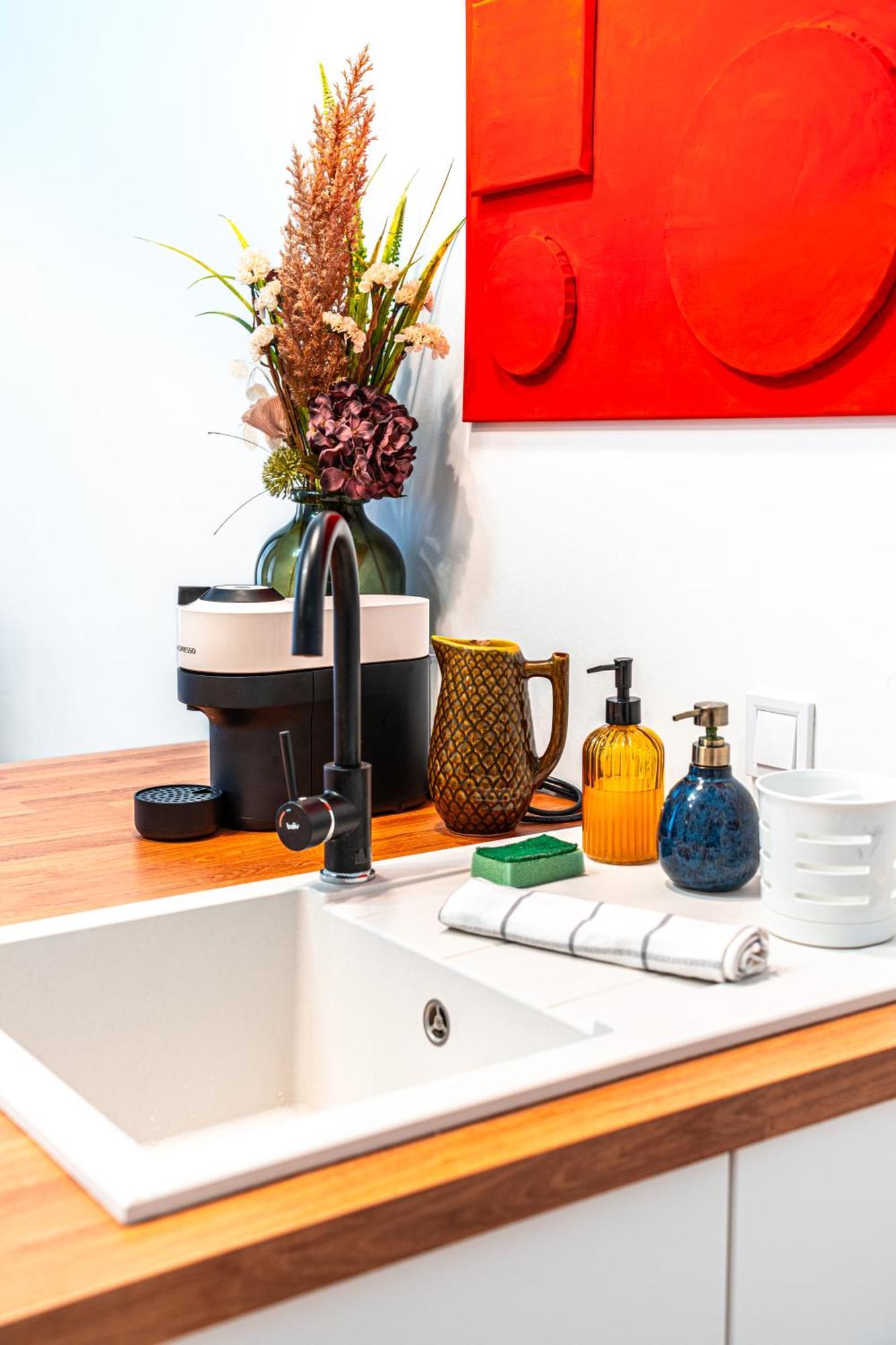 Apartment Eclectic Downtown On Kiraly Street, Calm And *