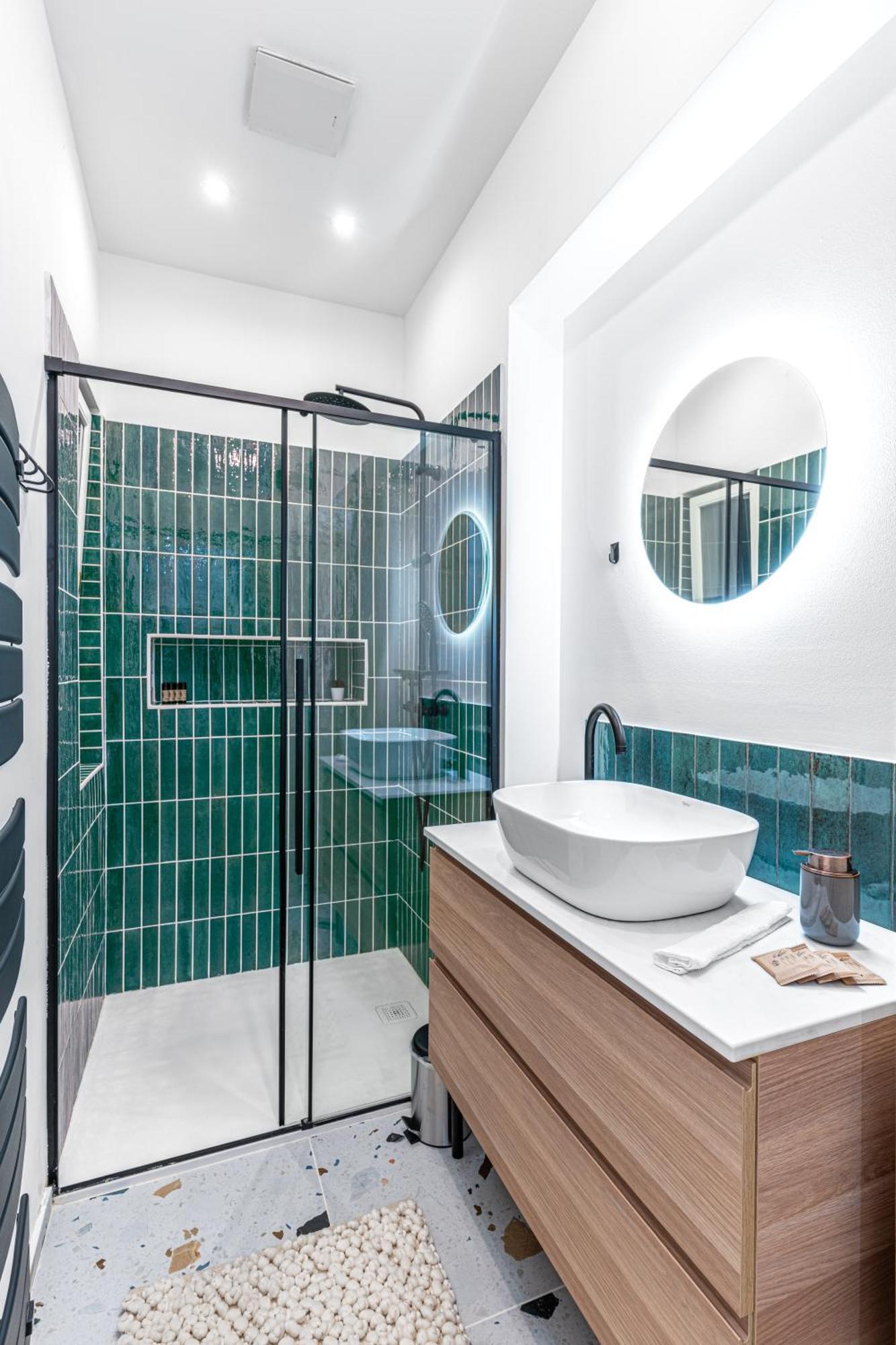 Apartment Eclectic Downtown On Kiraly Street, Calm And