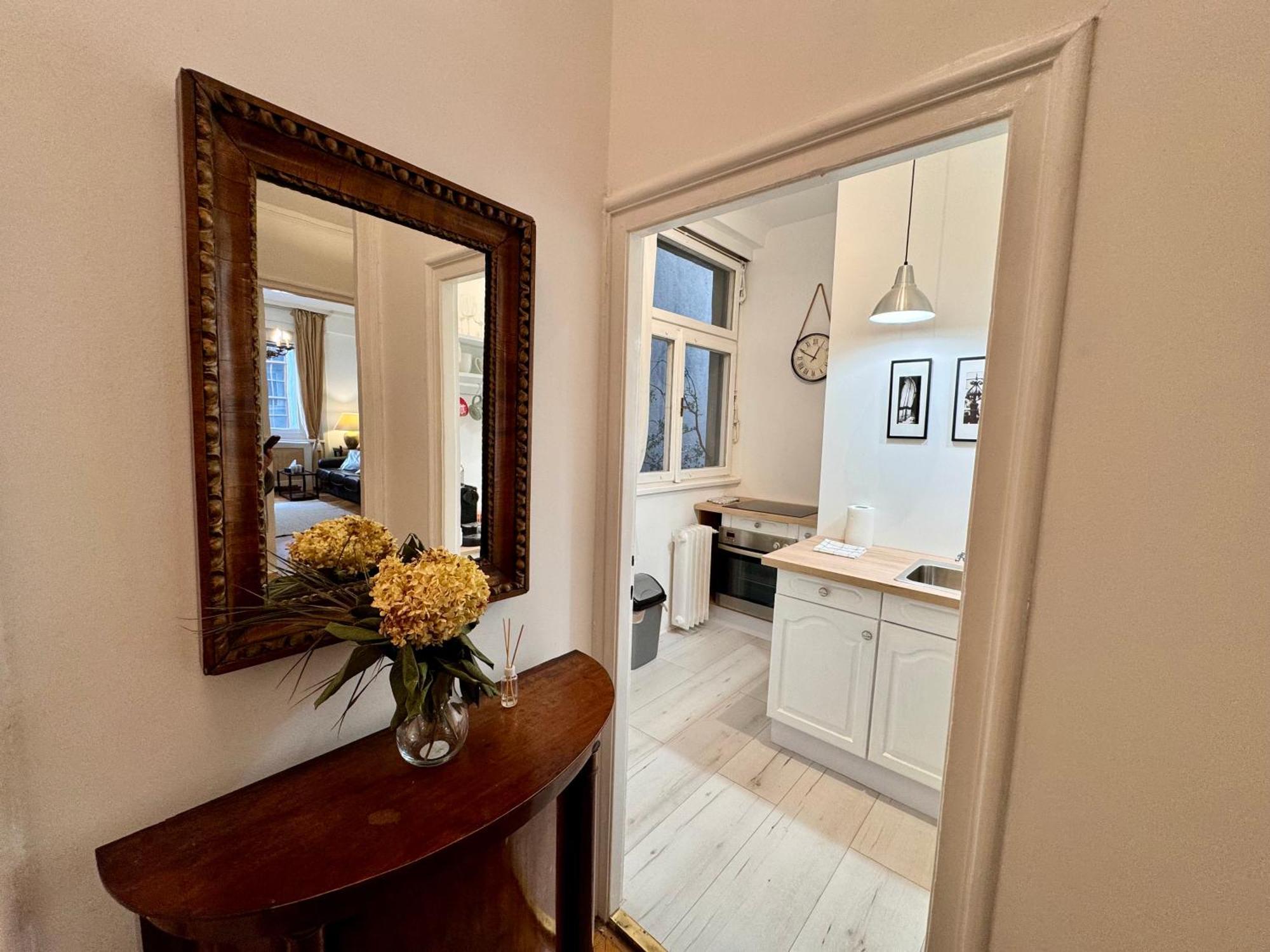 Dinerdowntown With Free Garage Apartment Budapest