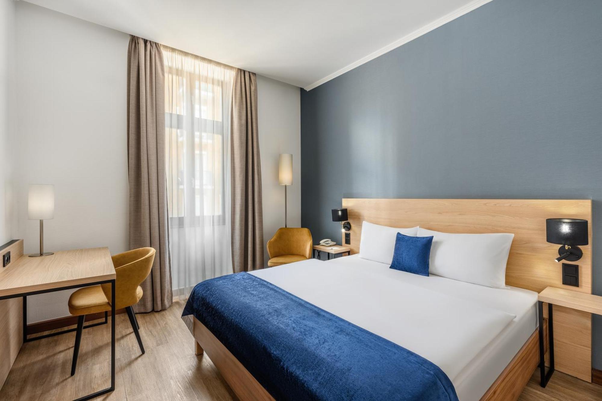 Bristol Hotel 4*