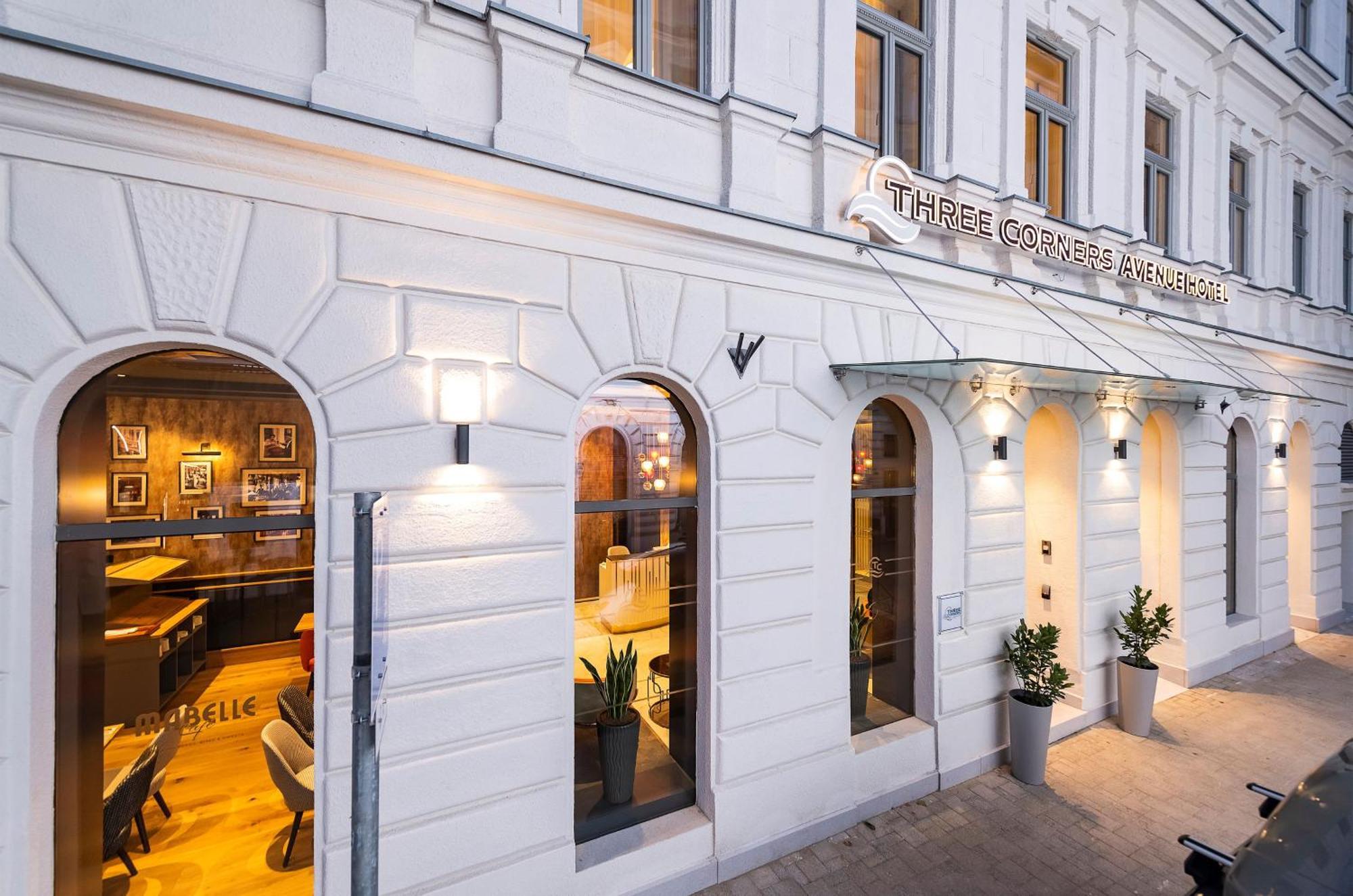 Three Corners Avenue Hotel 4*