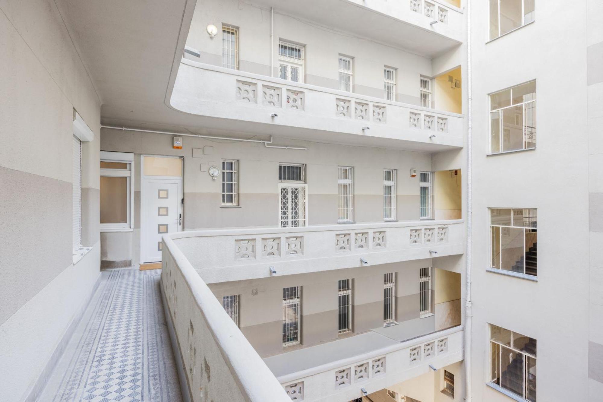 Designer Luxury Next To Dohany Synagogue With Balcony Apartamento Budapest